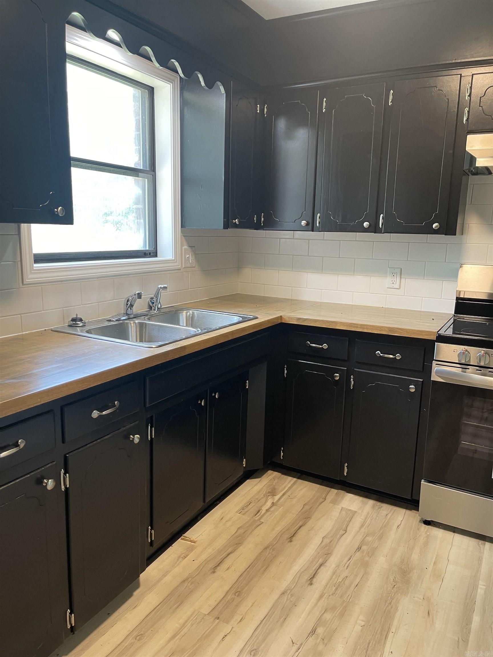 617 N 35th Ozark, AR 72949