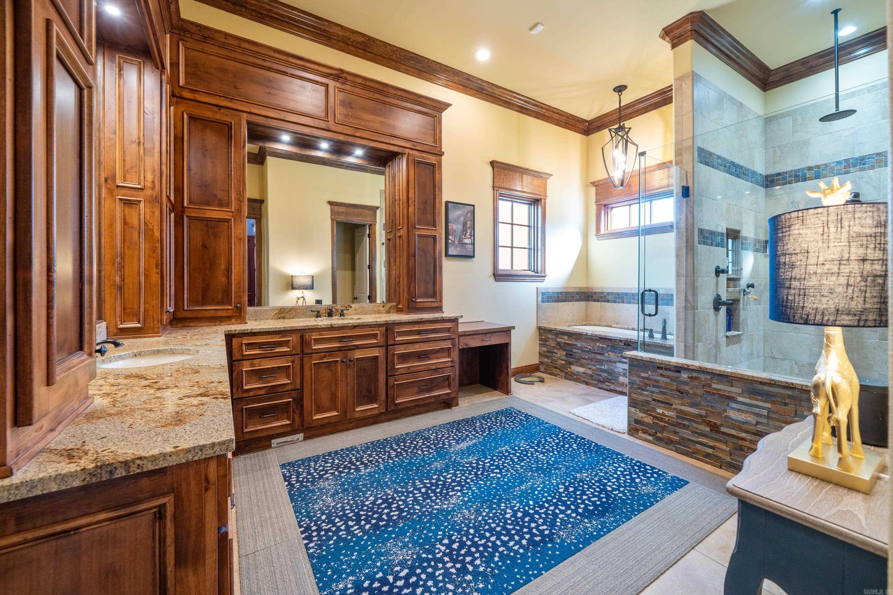 225 Water Oak  Hot Springs, AR