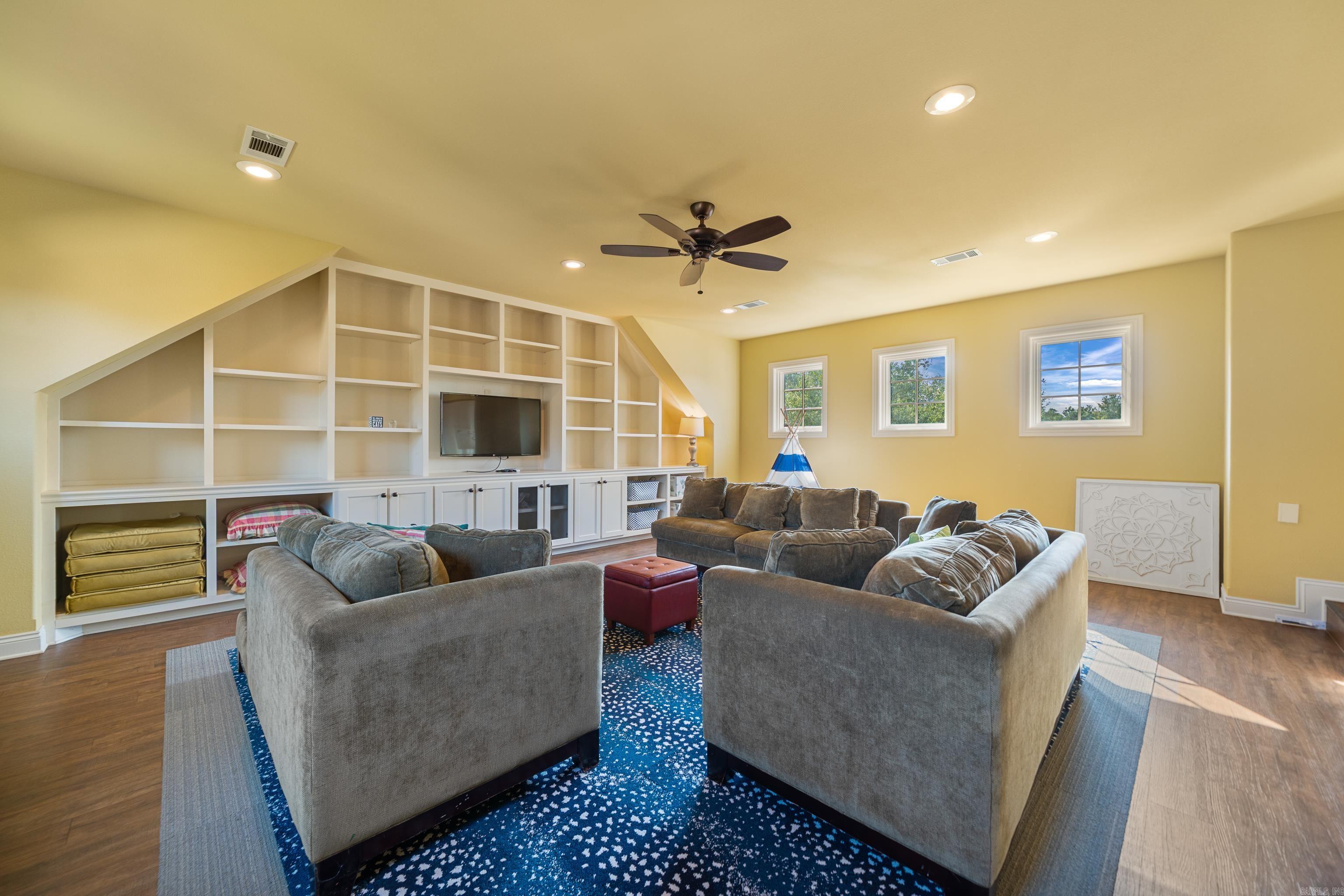 225 Water Oak  Hot Springs, AR