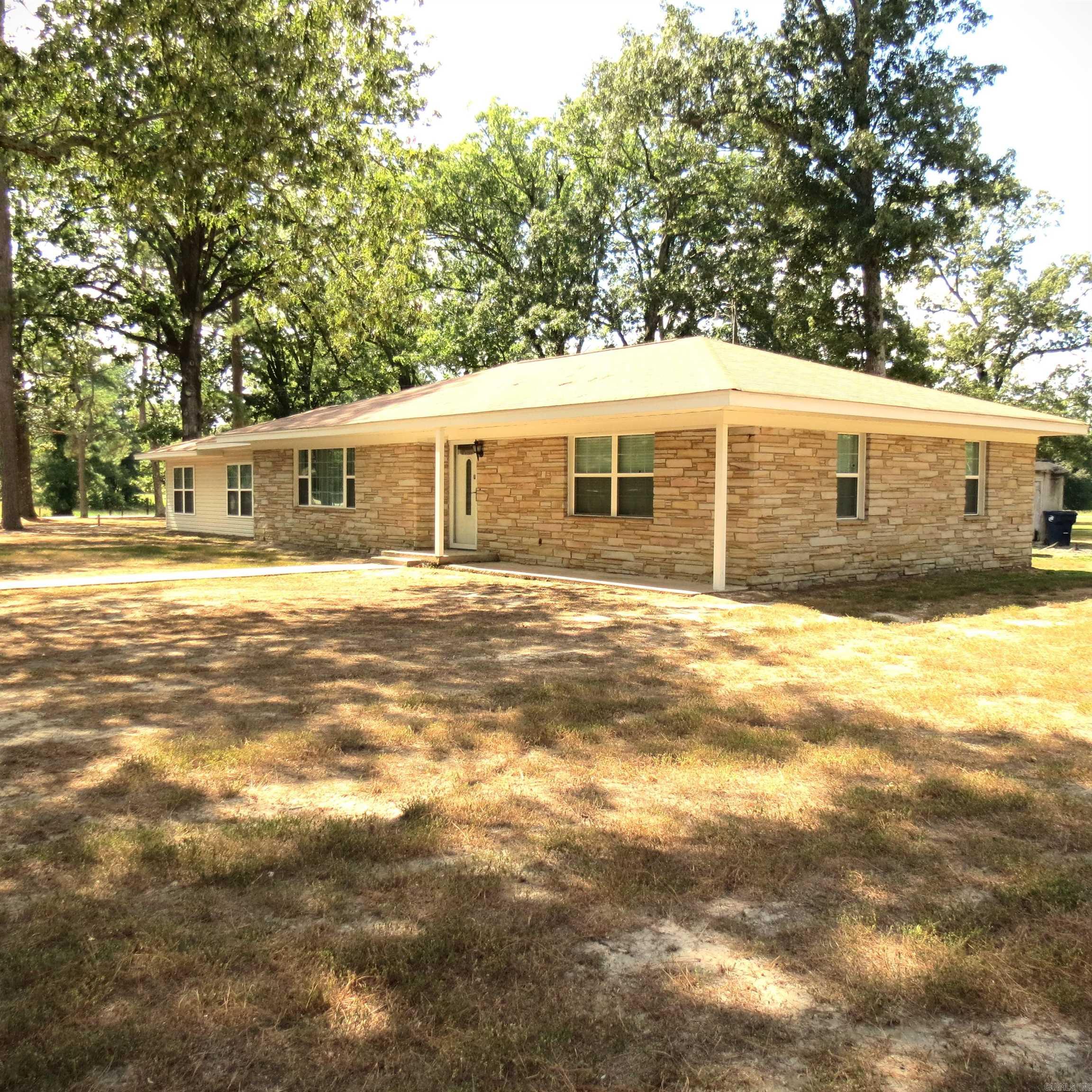 8227 Sulphur Springs Road Pine Bluff, AR 71603