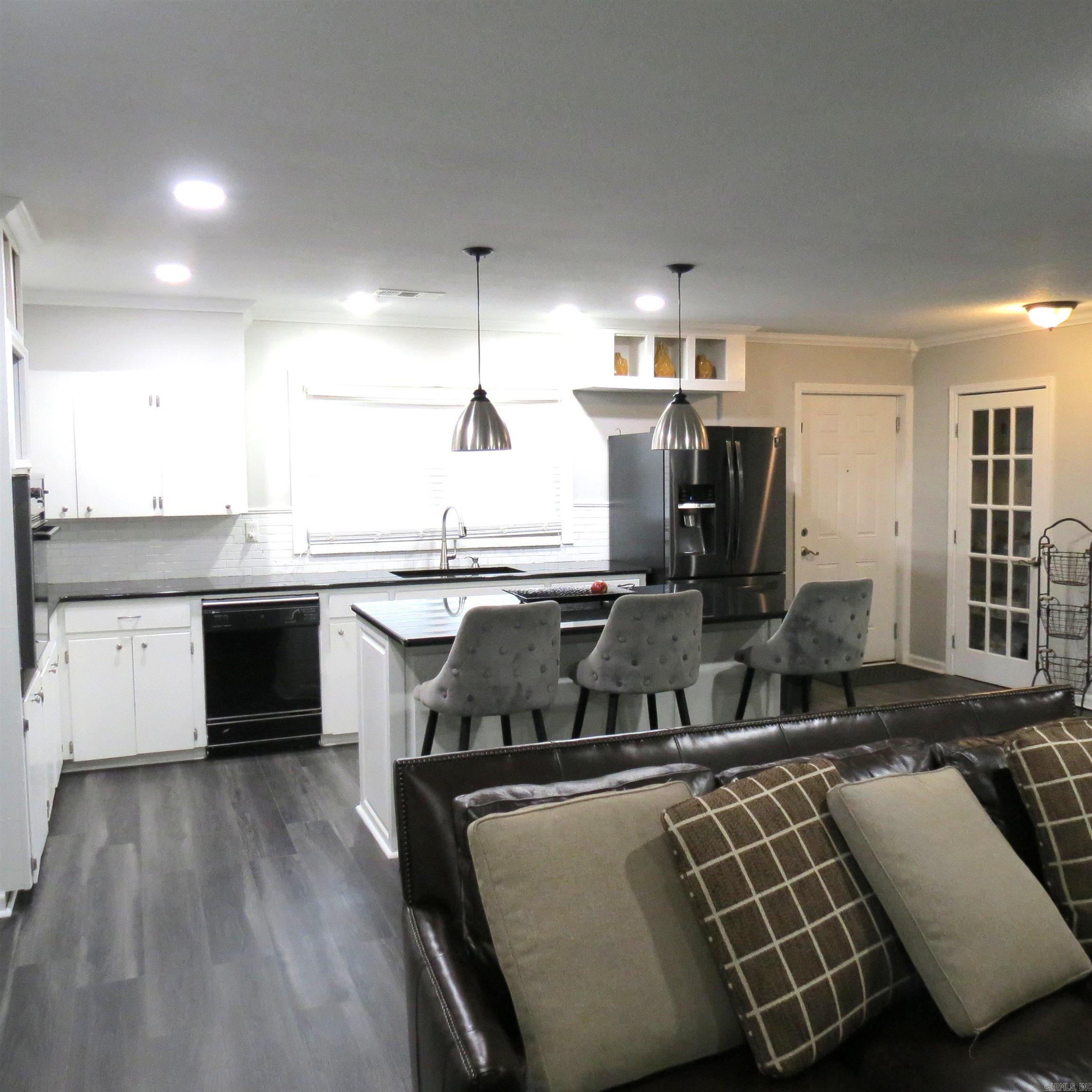 8227 Sulphur Springs Road Pine Bluff, AR 71603