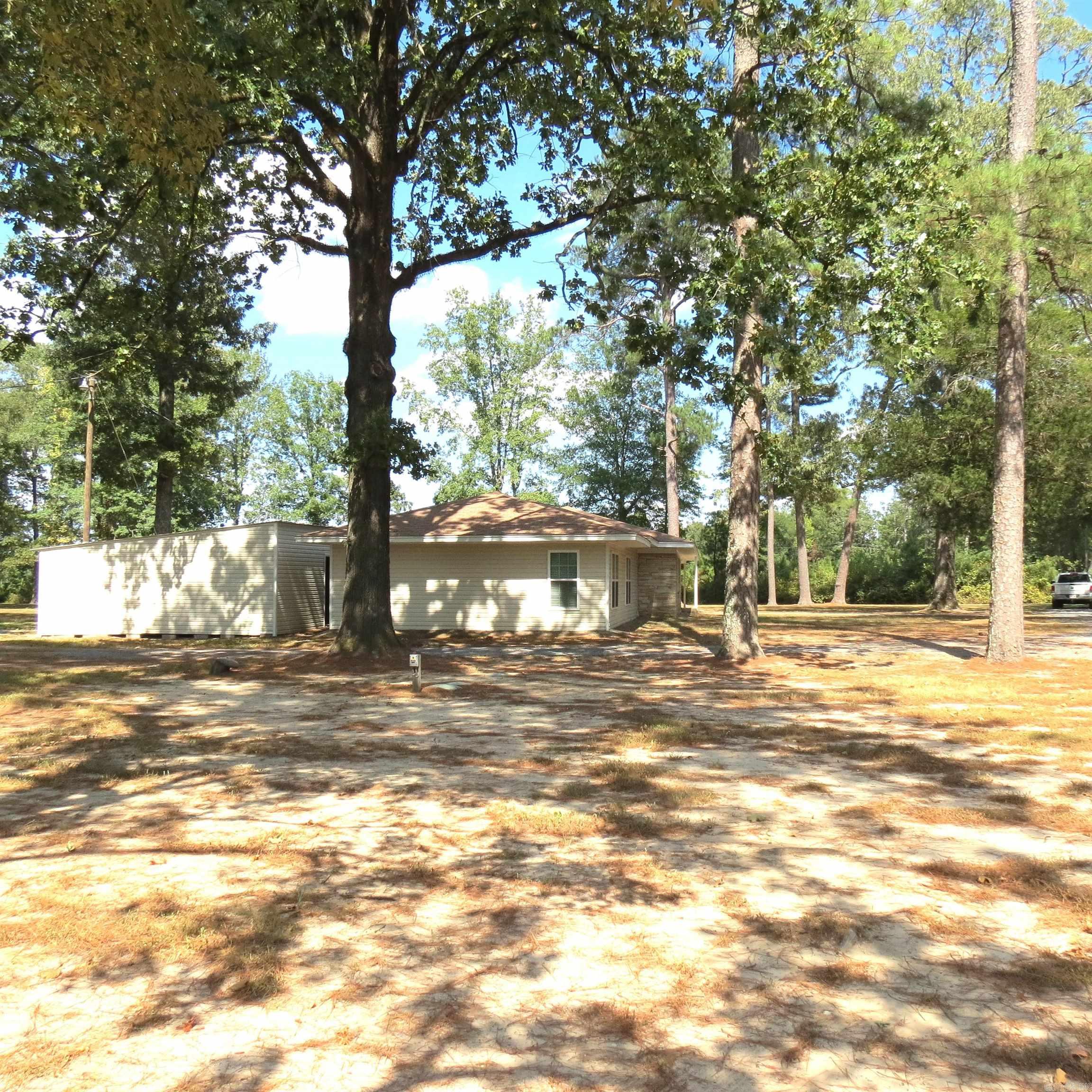 8227 Sulphur Springs Road Pine Bluff, AR 71603