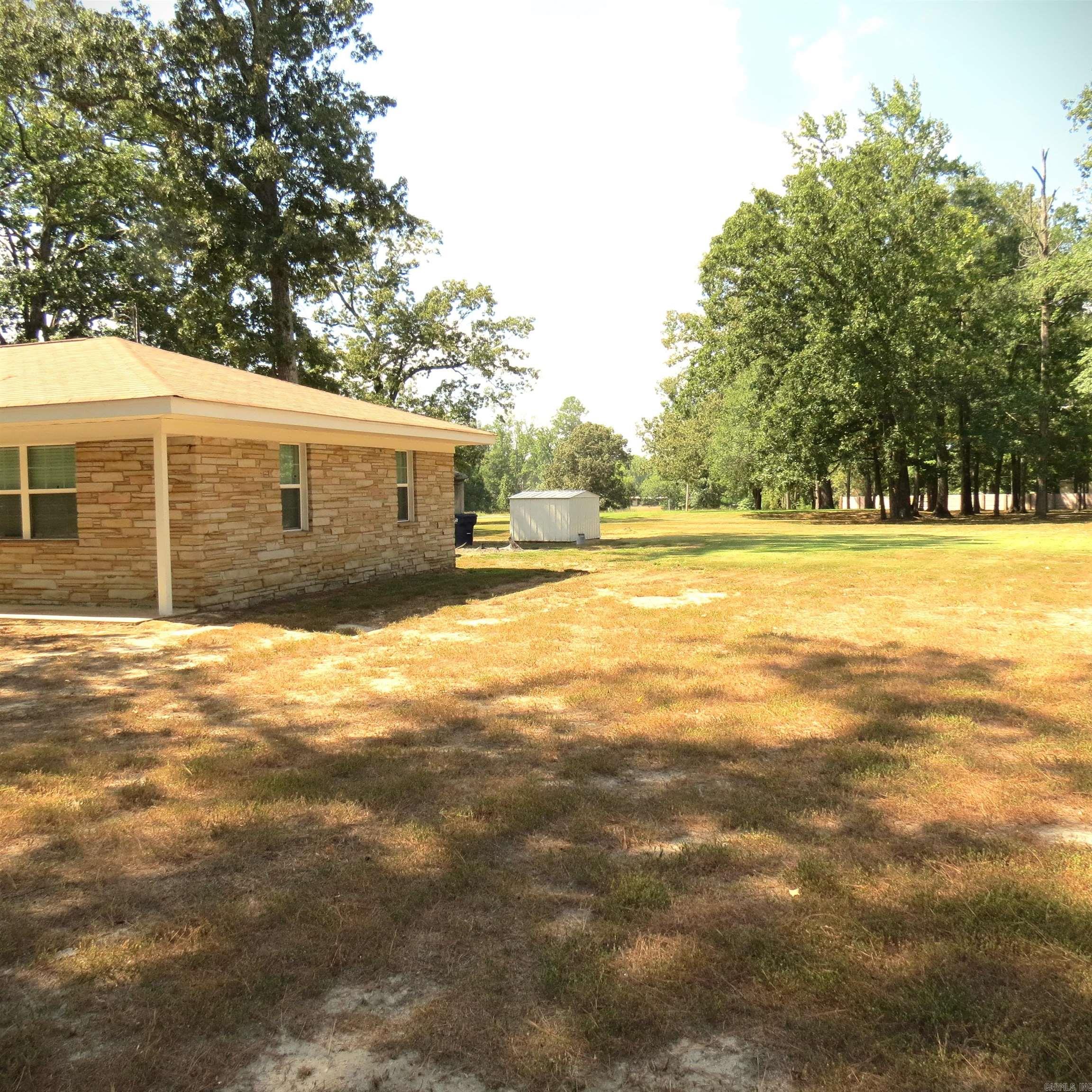 8227 Sulphur Springs Road Pine Bluff, AR 71603