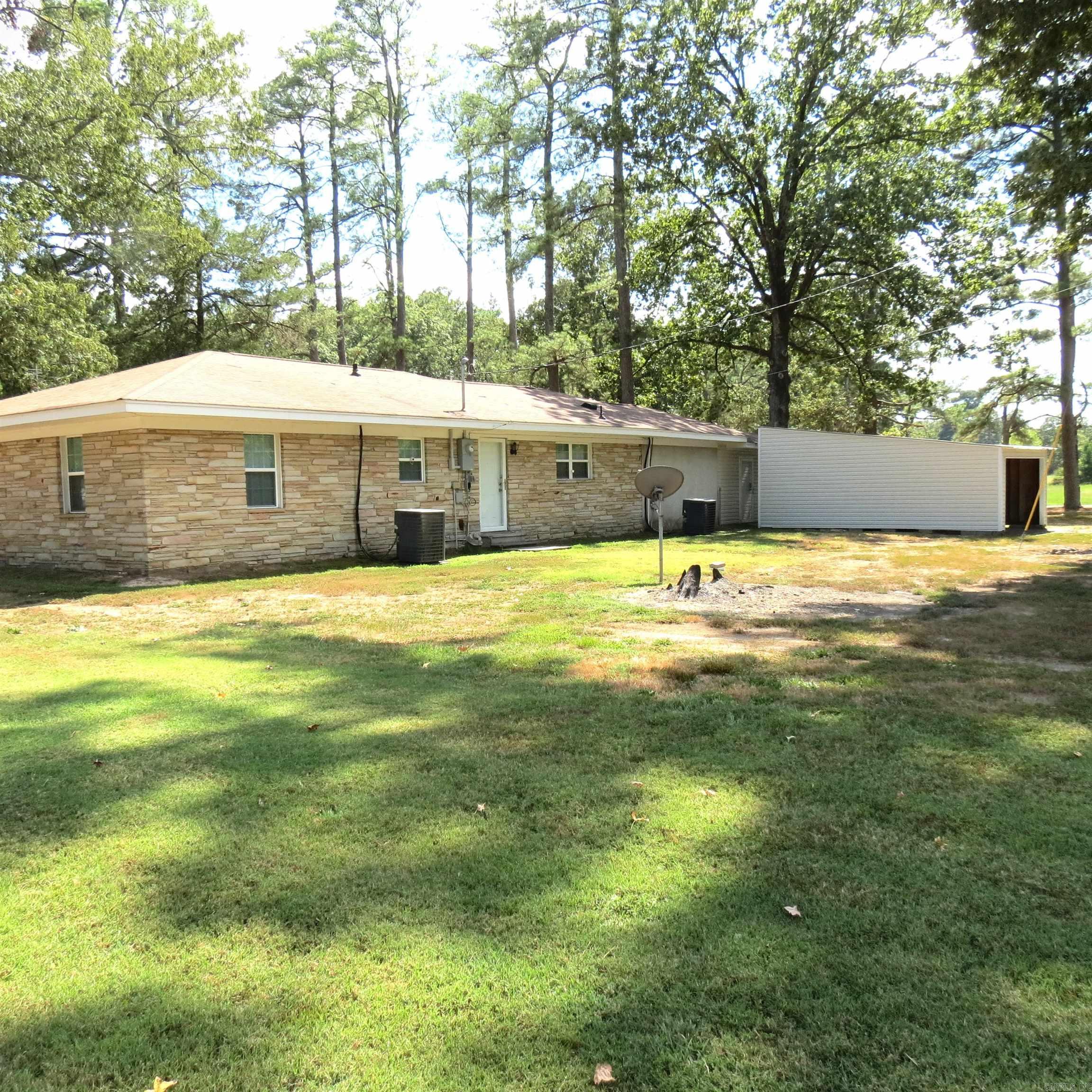 8227 Sulphur Springs Road Pine Bluff, AR 71603