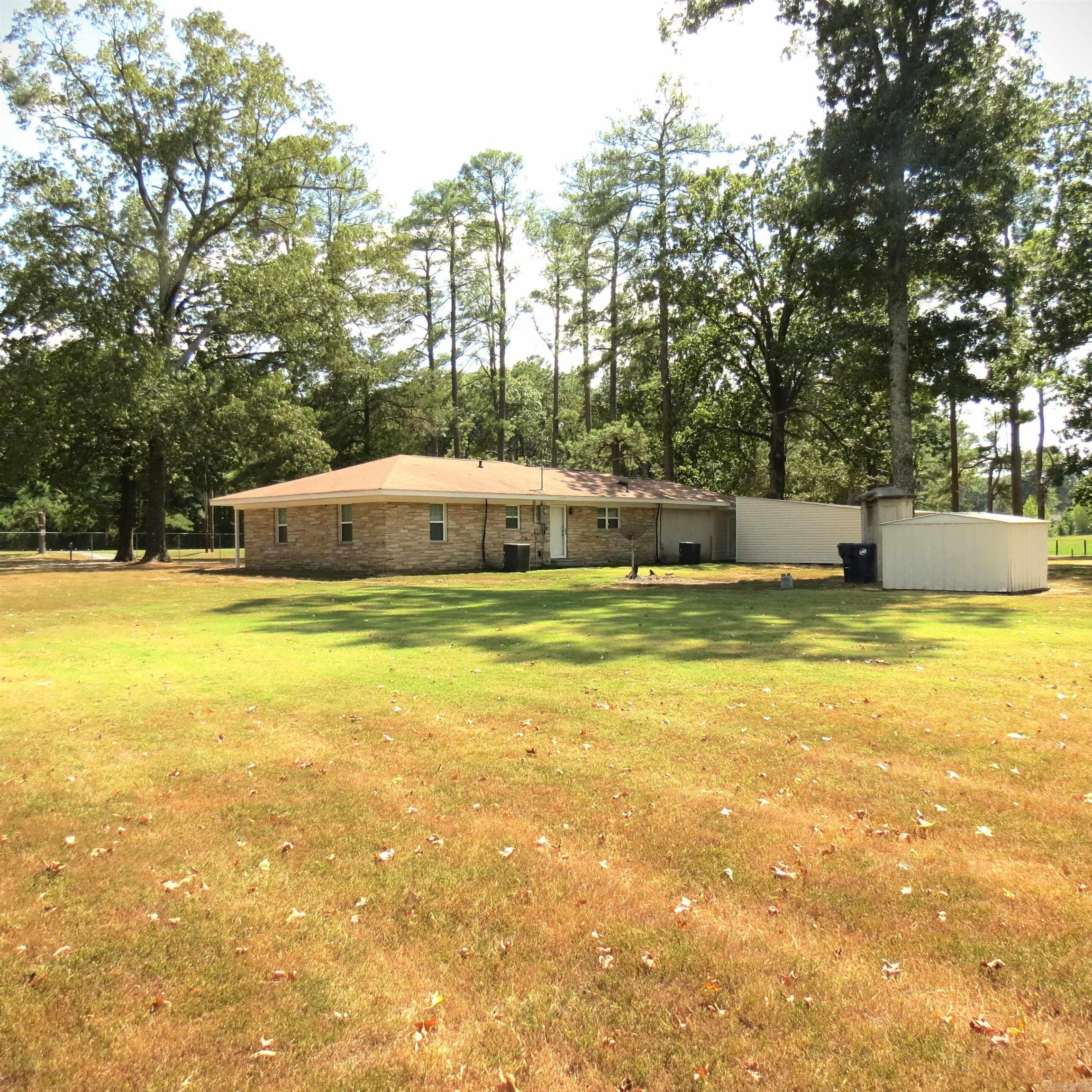 8227 Sulphur Springs Road Pine Bluff, AR 71603