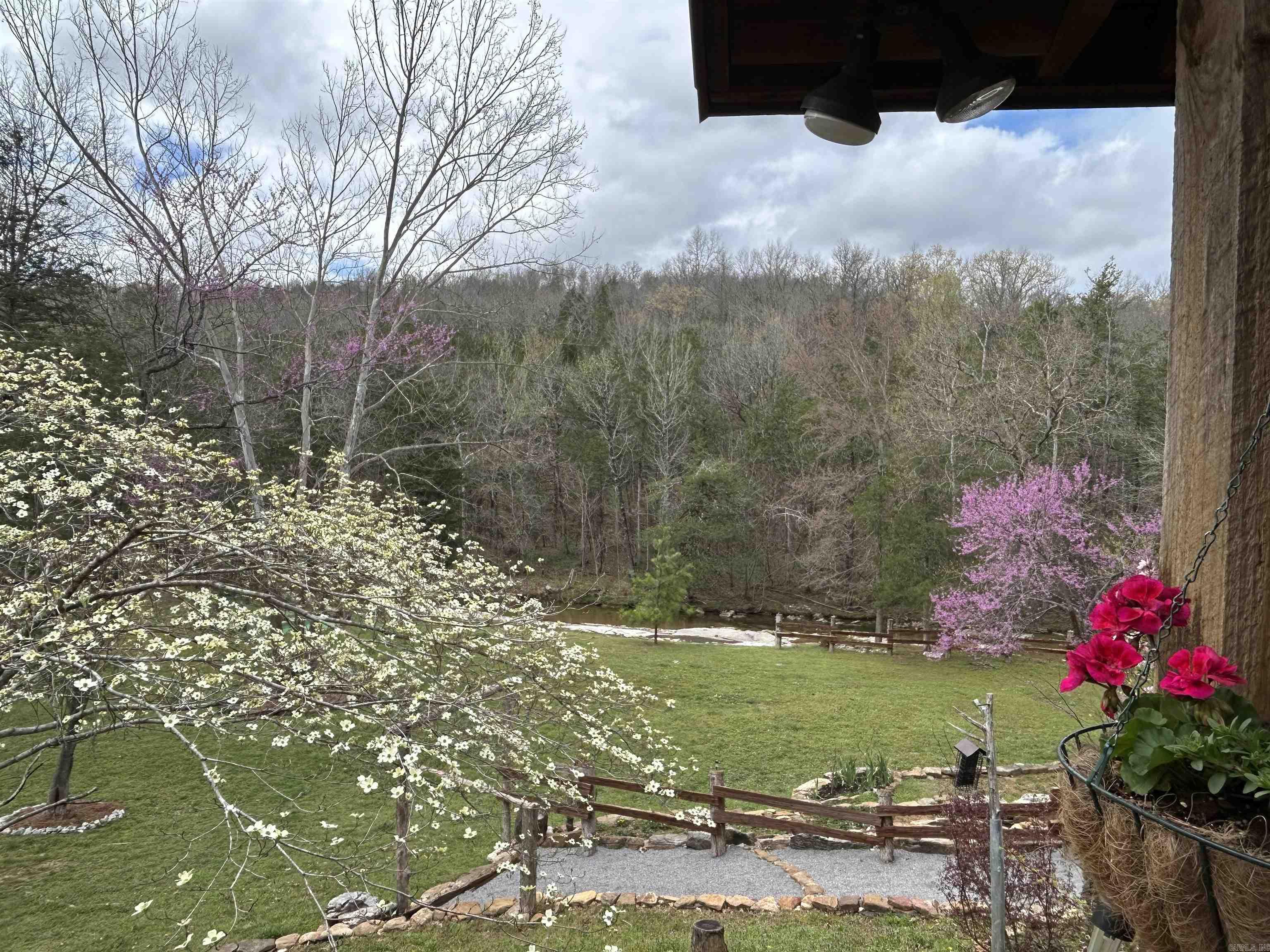 540 Lick Fork Dr Mountain View, AR 72560