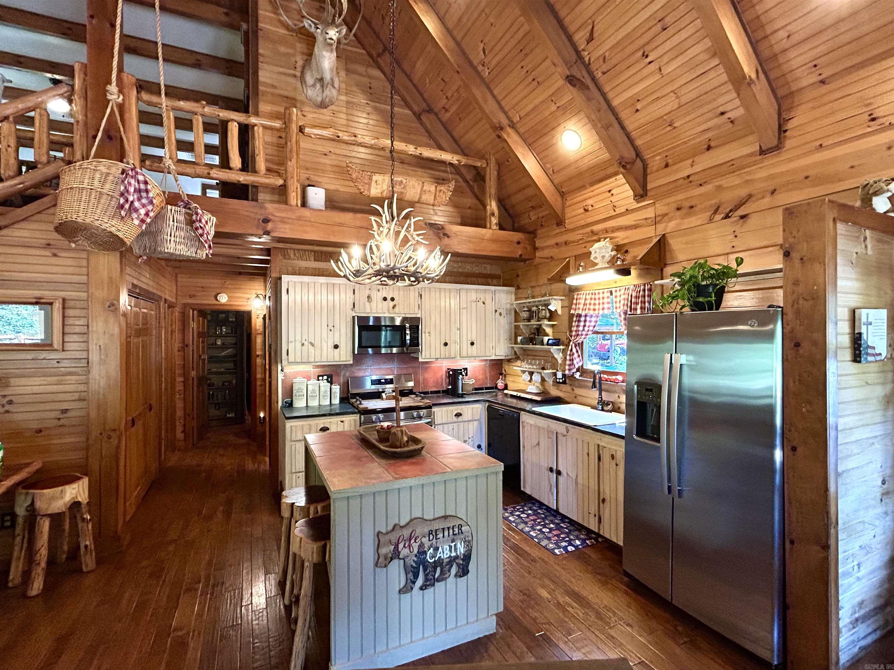 540 Lick Fork Dr Mountain View, AR 72560