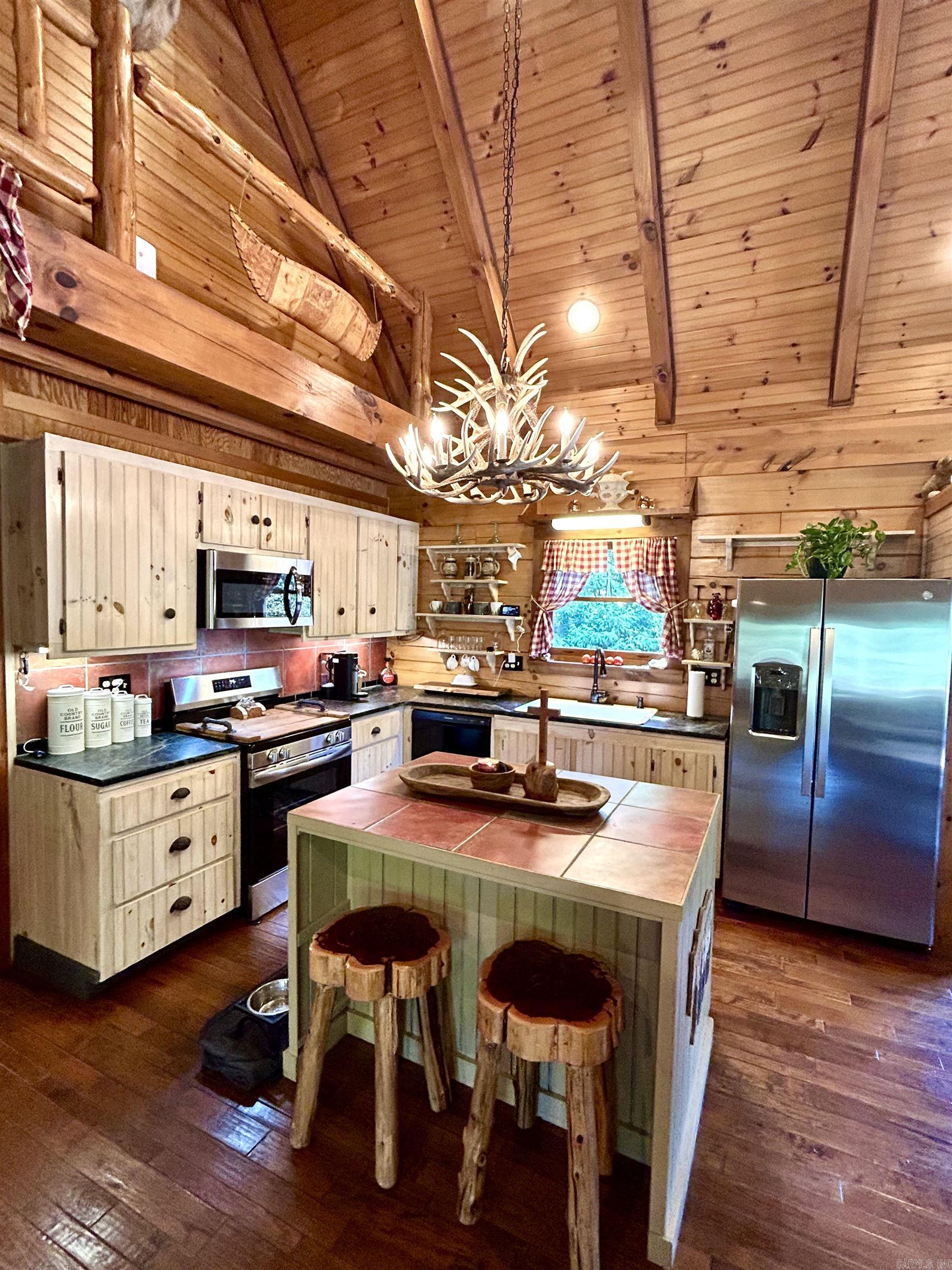 540 Lick Fork Dr Mountain View, AR 72560