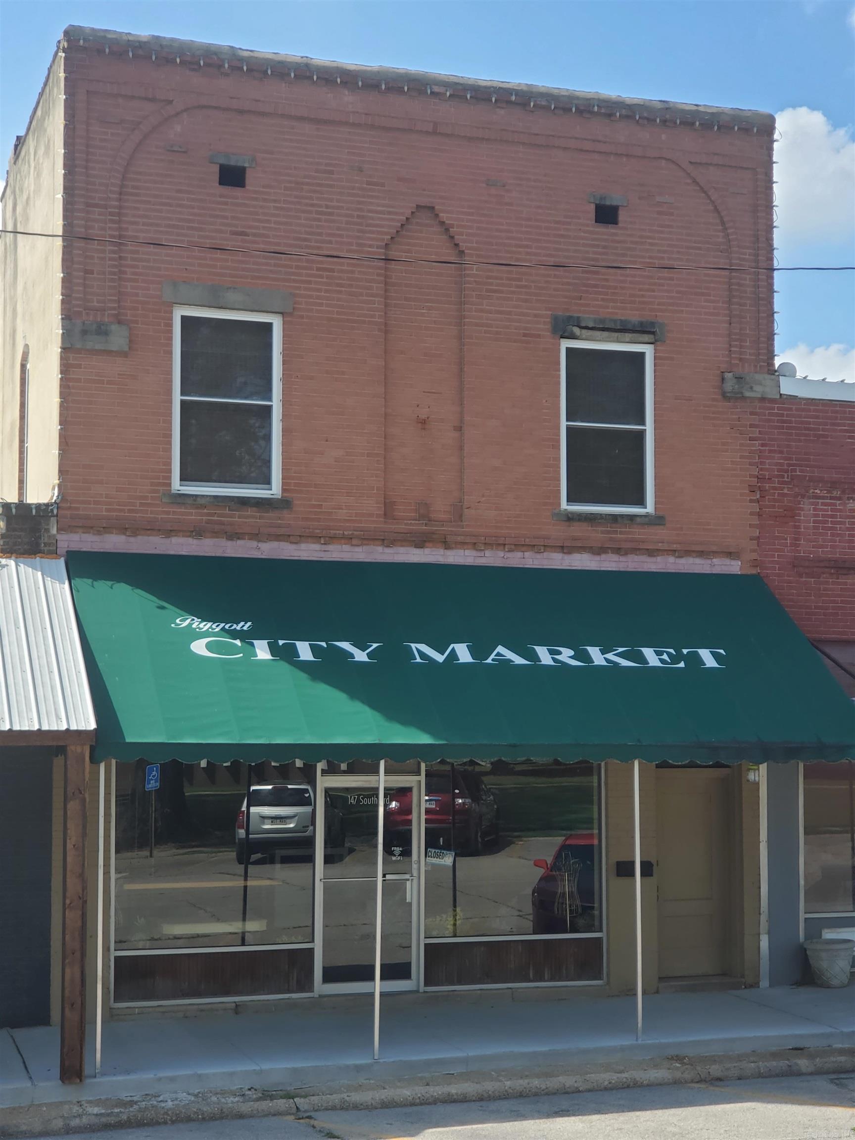 147 S 3rd  Piggott, AR