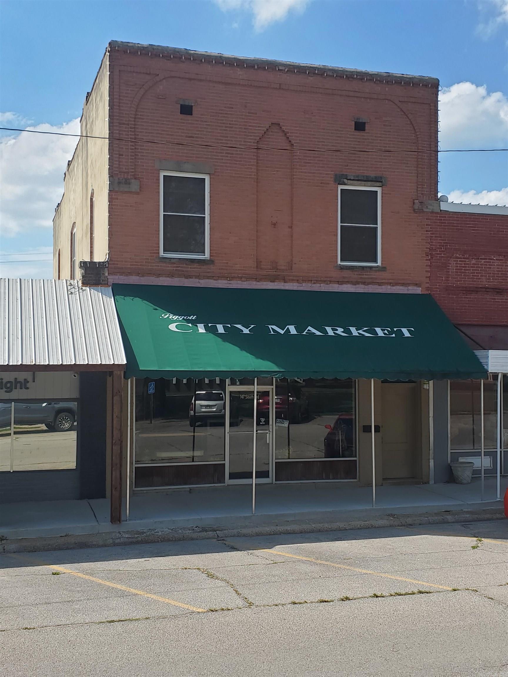 147 S 3rd  Piggott, AR