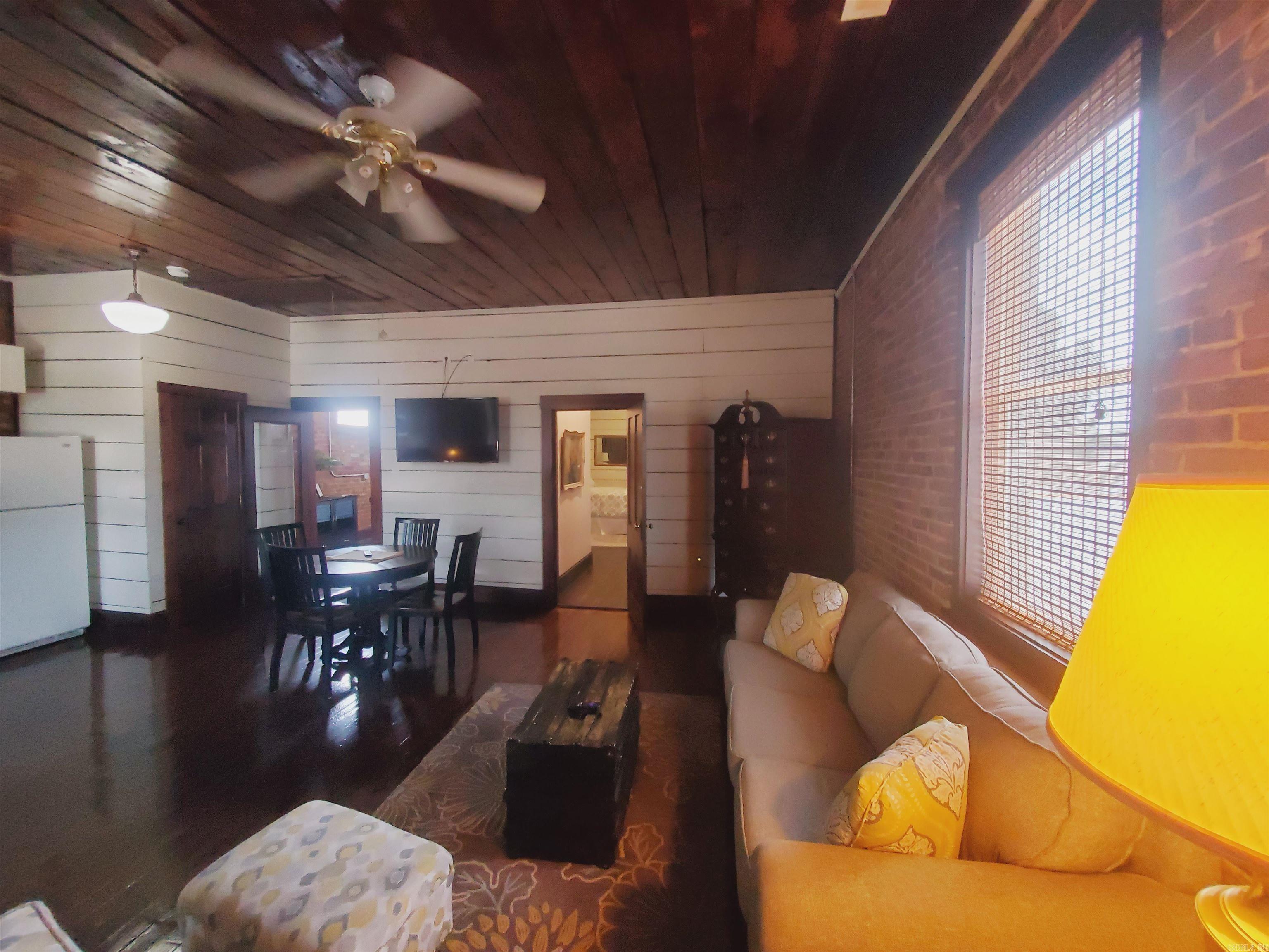 147 S 3rd  Piggott, AR