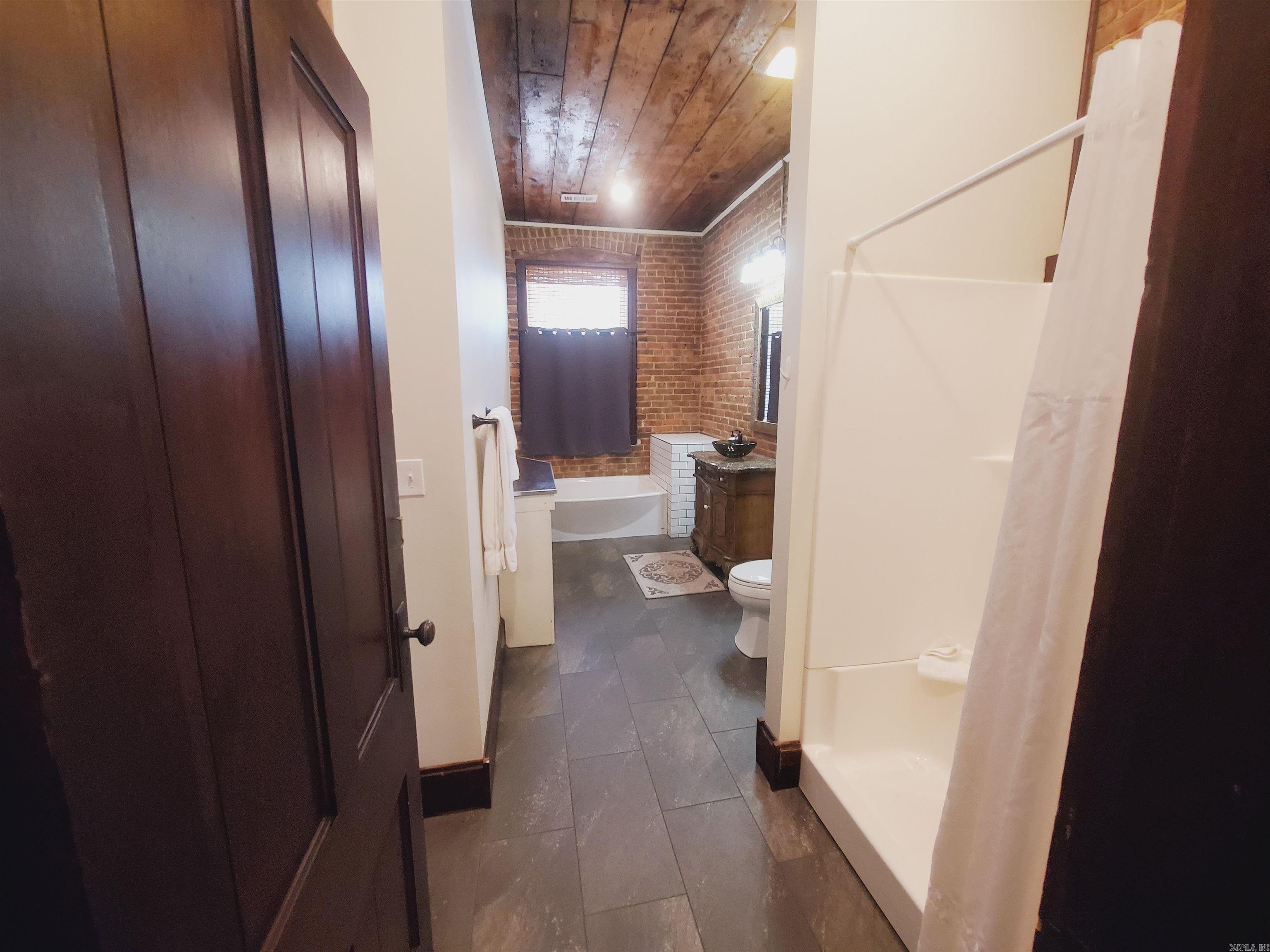 147 S 3rd  Piggott, AR