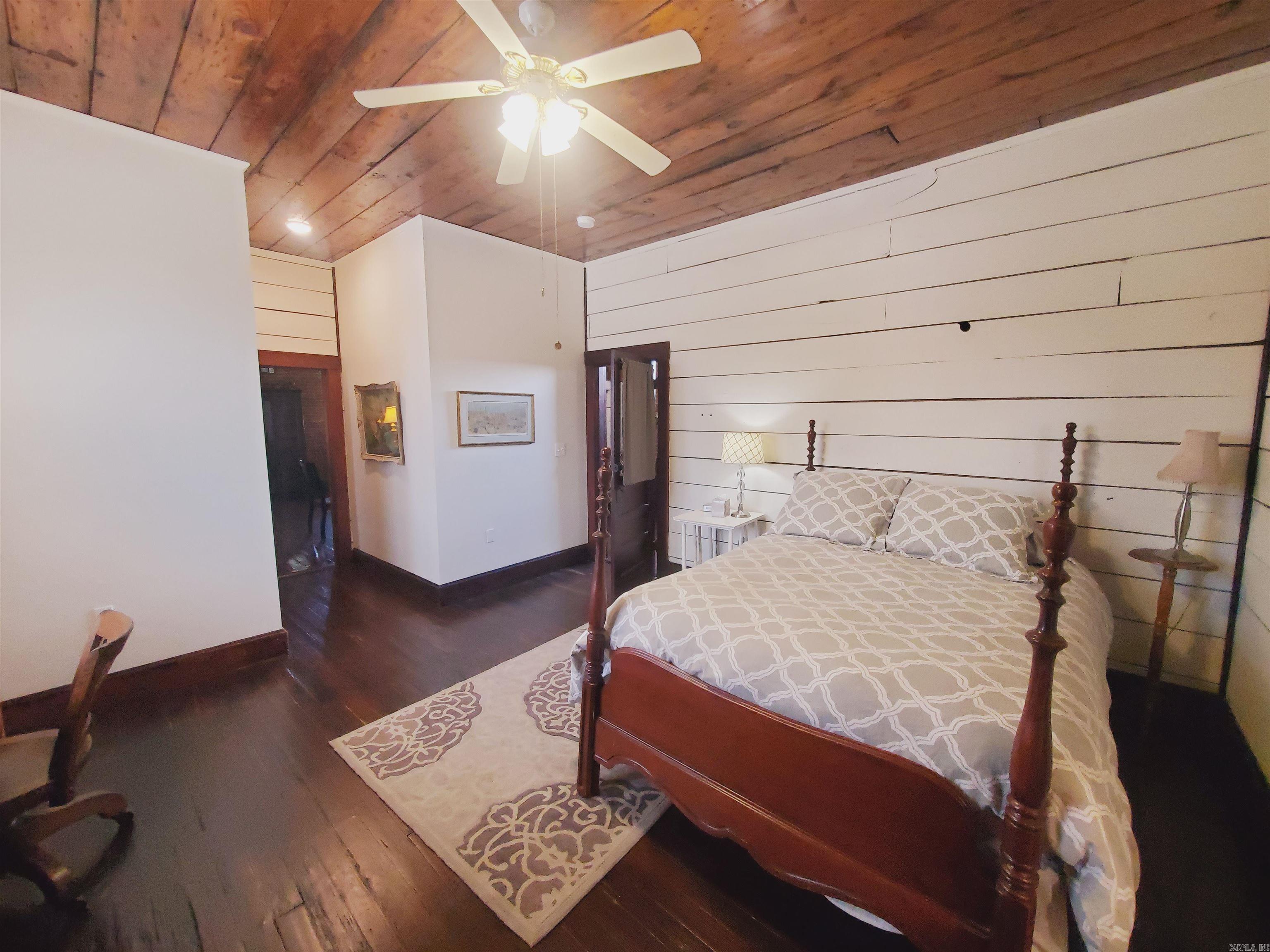 147 S 3rd  Piggott, AR