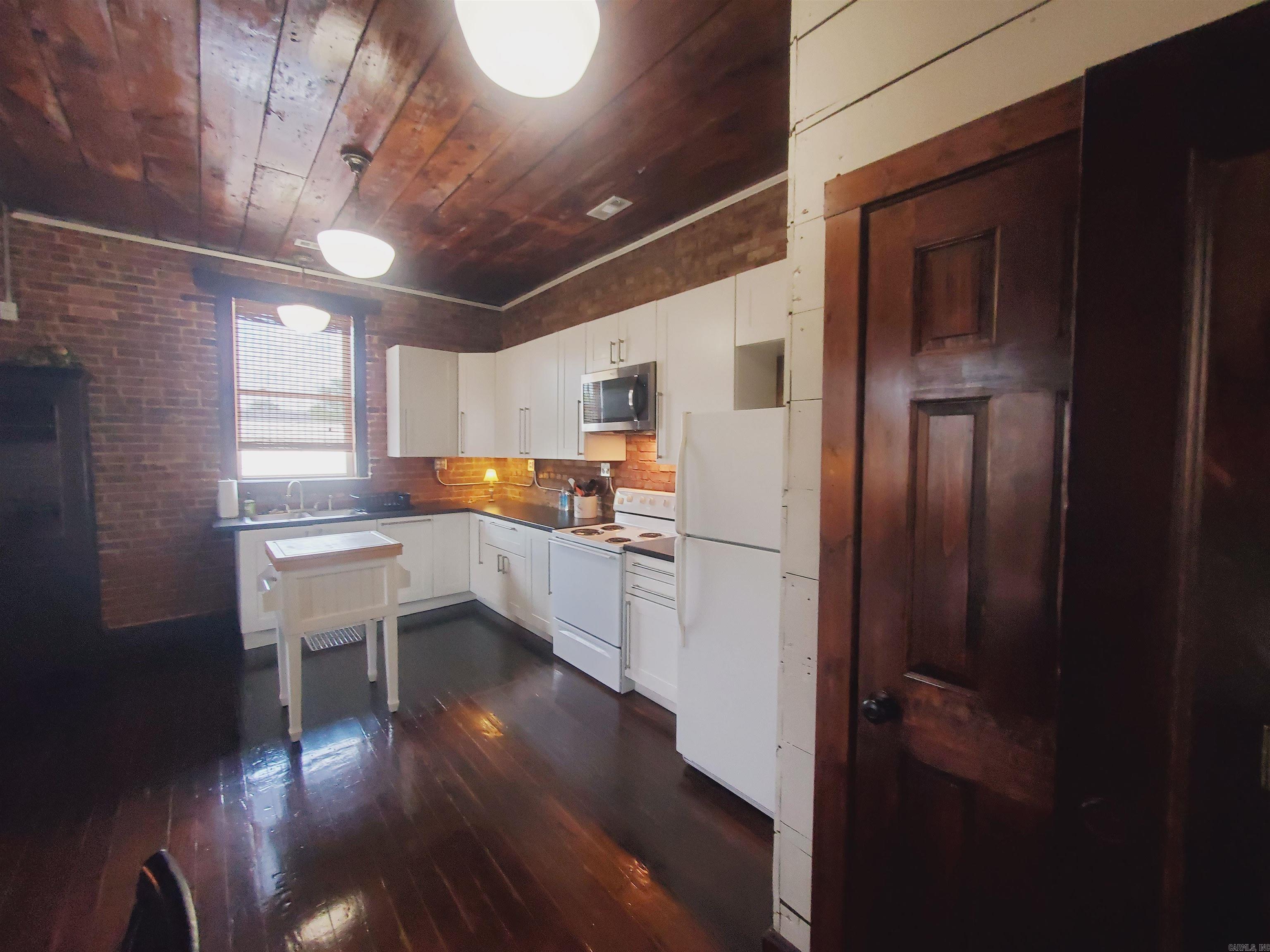 147 S 3rd  Piggott, AR