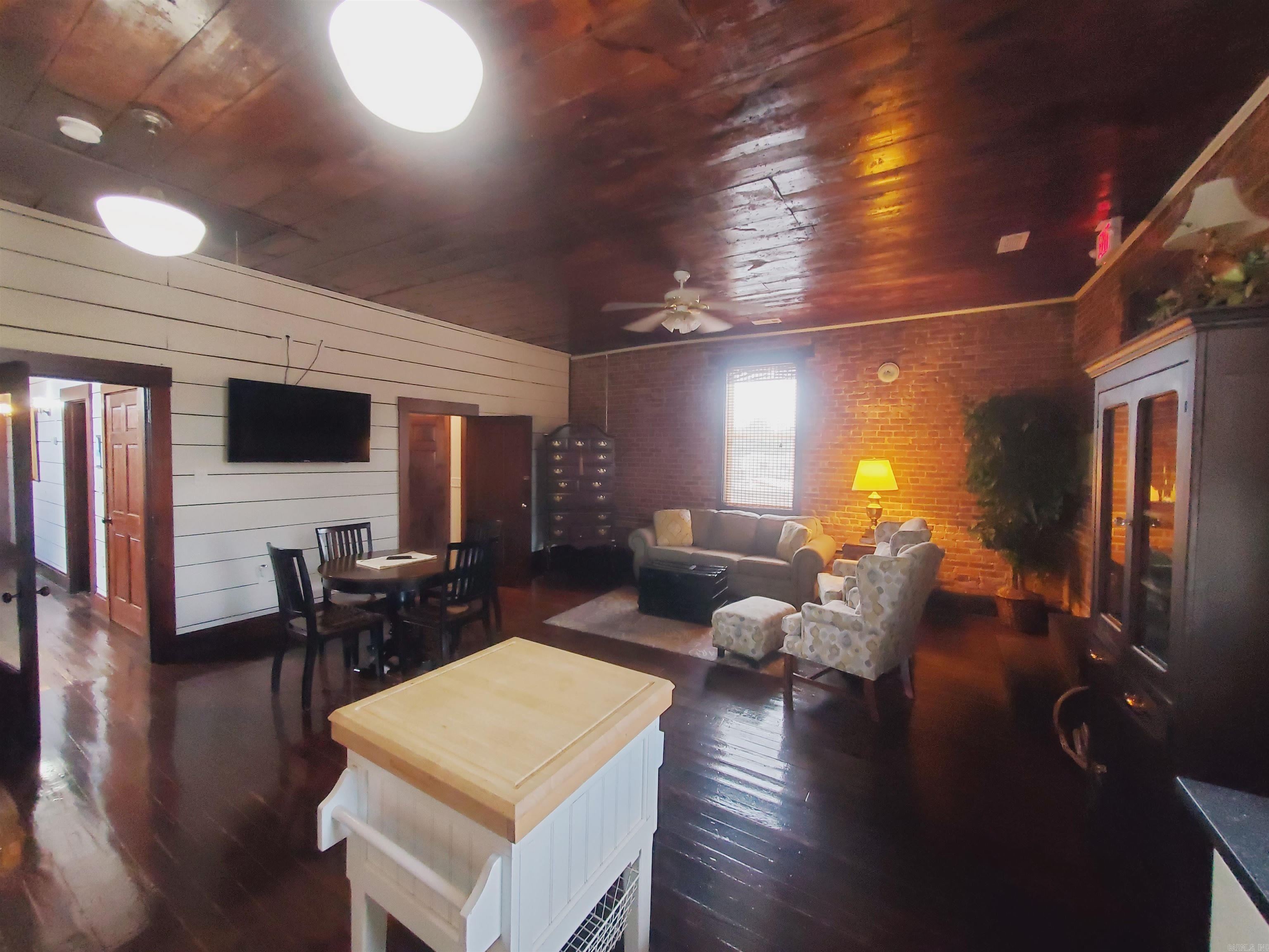 147 S 3rd  Piggott, AR