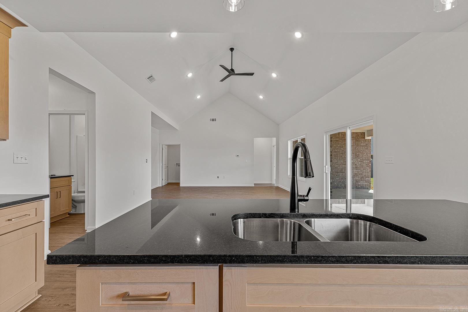 1407 Pamela Lake City, AR 72437