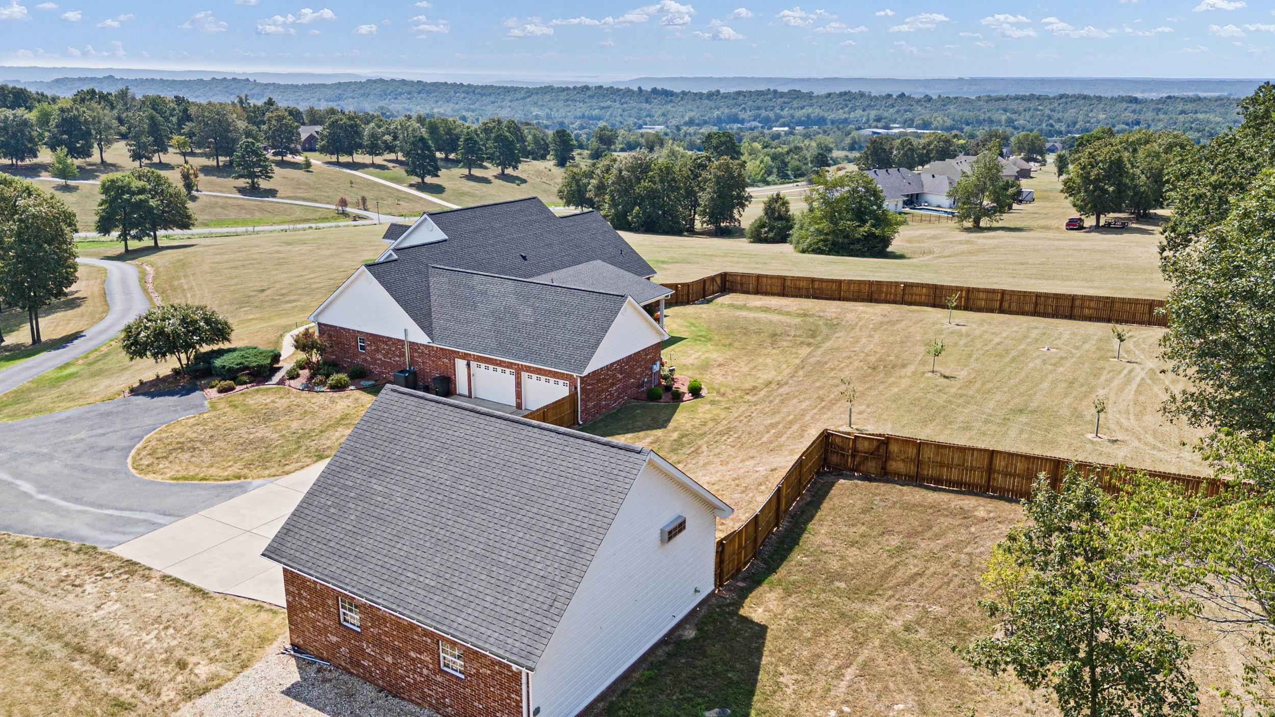 27 Woodridge  Greenbrier, AR