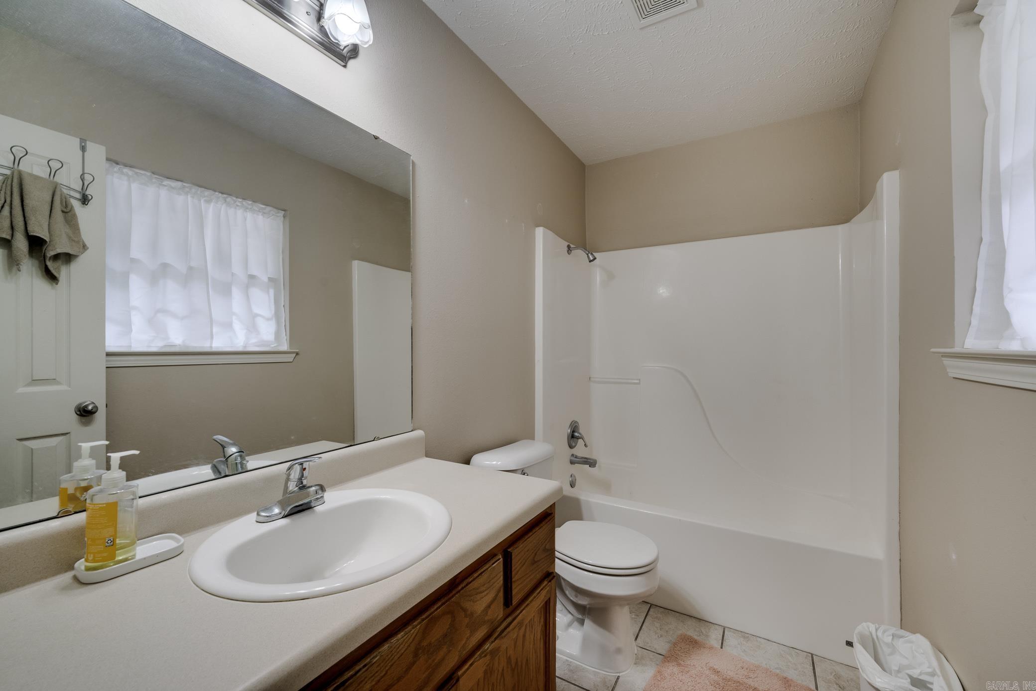 21 Linda Lane West Vilonia, AR 72173