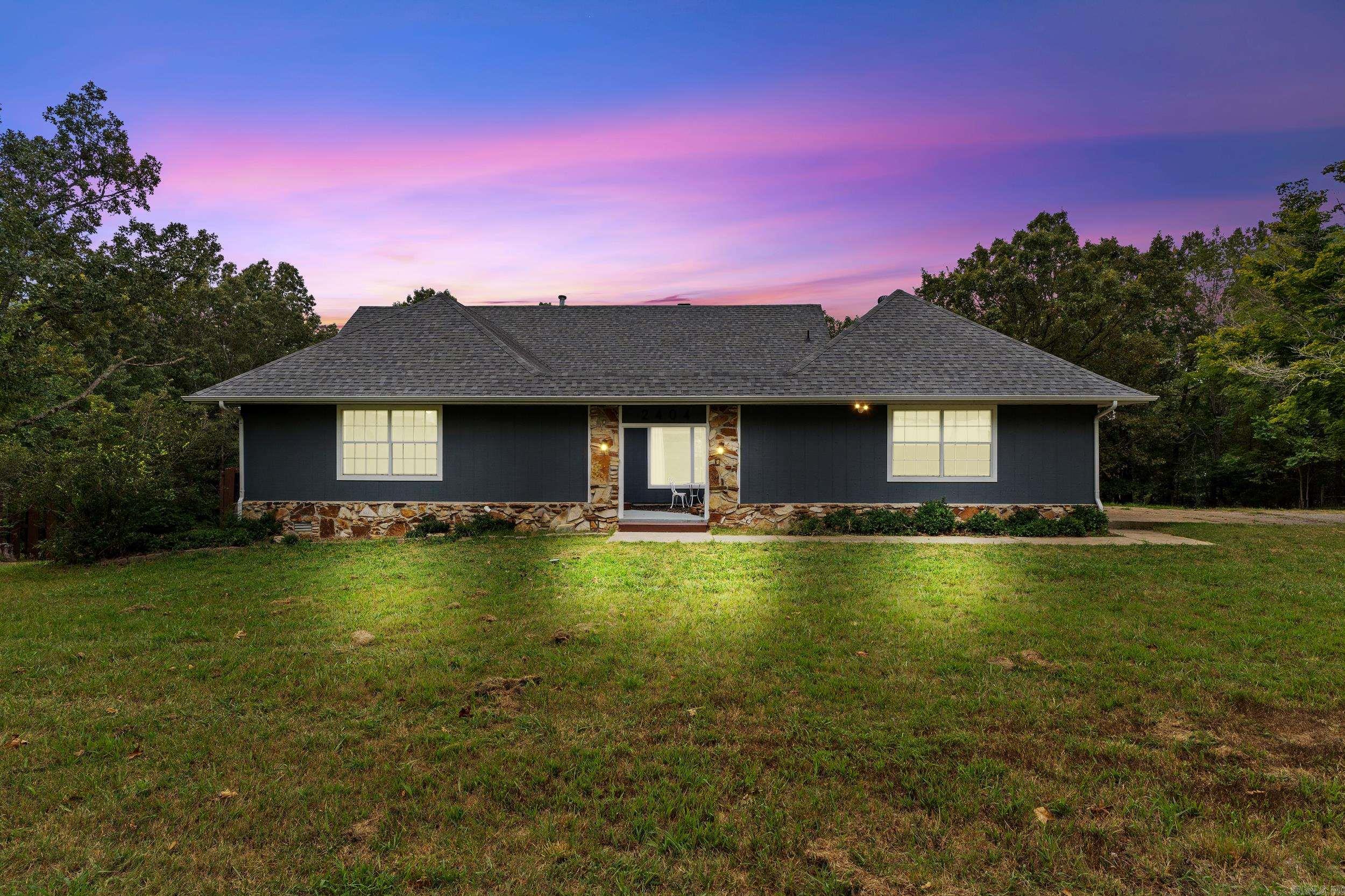 2404 Russell  Mountain Home, AR