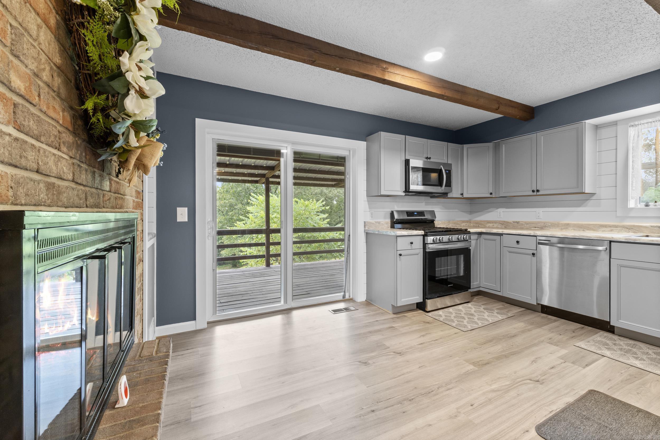 2404 Russell  Mountain Home, AR