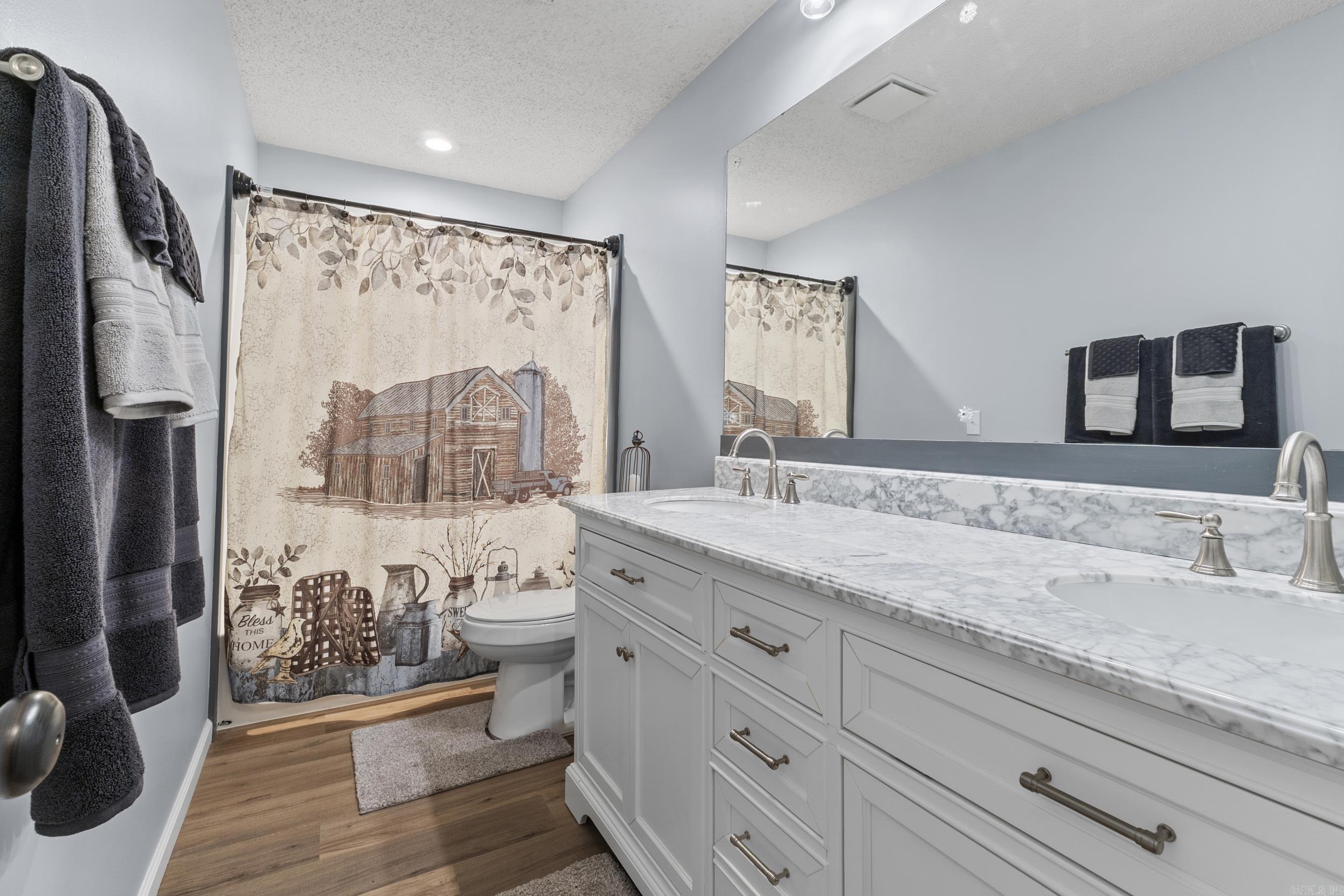 2404 Russell  Mountain Home, AR