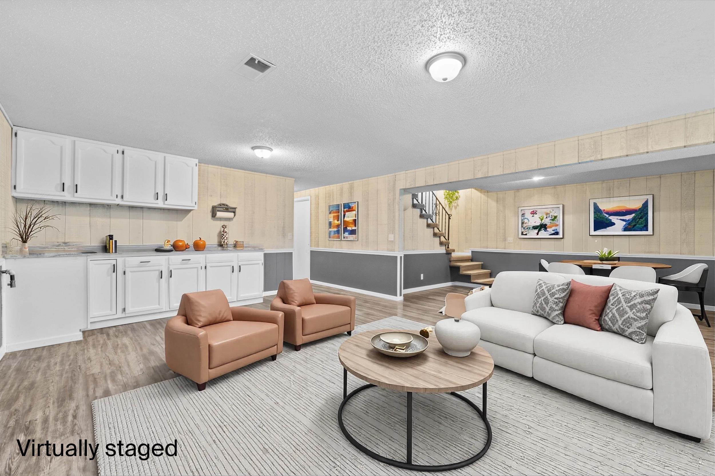 2404 Russell  Mountain Home, AR