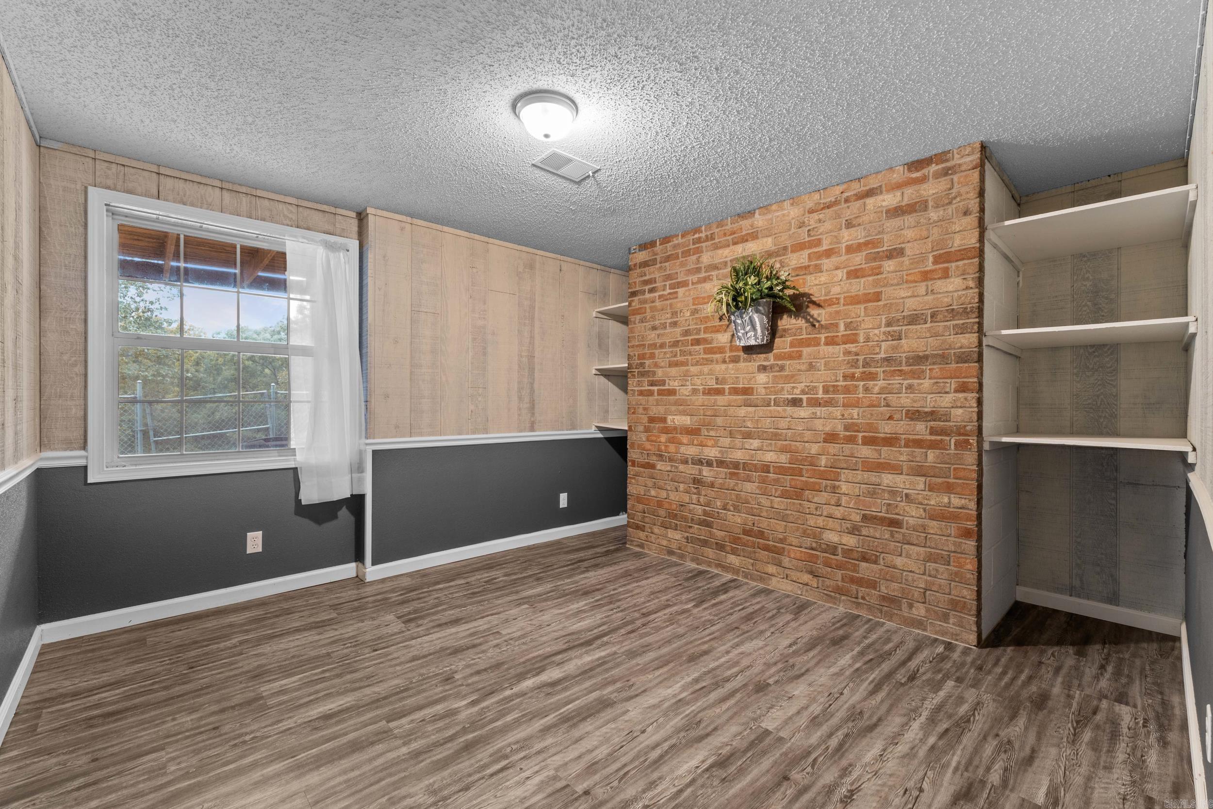 2404 Russell  Mountain Home, AR