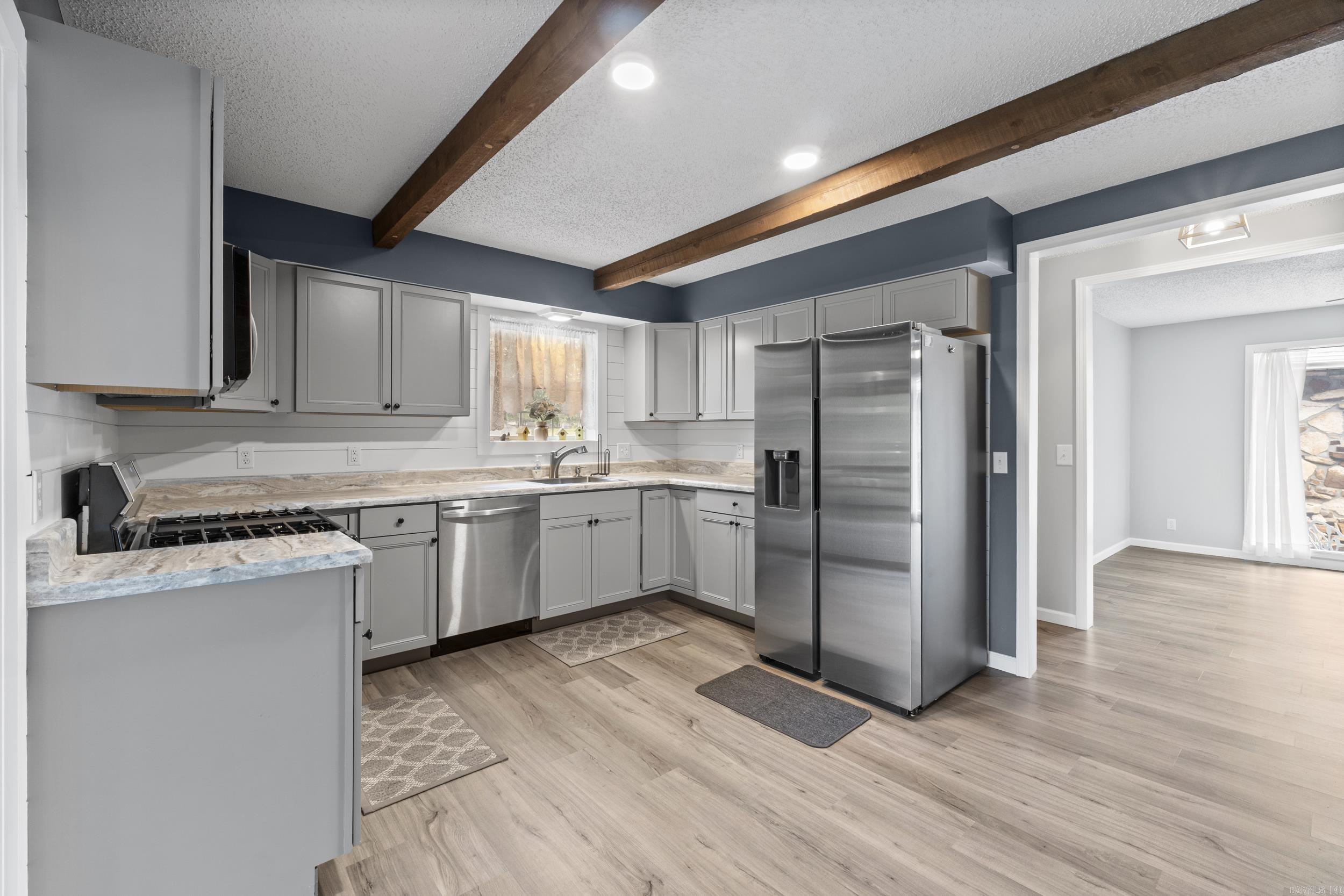 2404 Russell  Mountain Home, AR