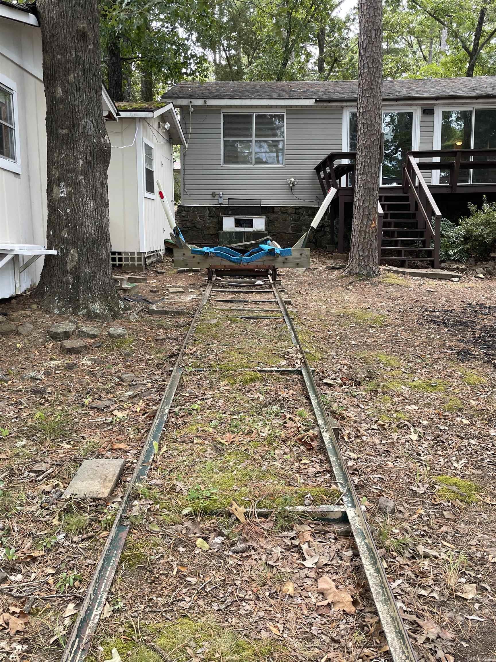 24 CEDAR  Higden, AR