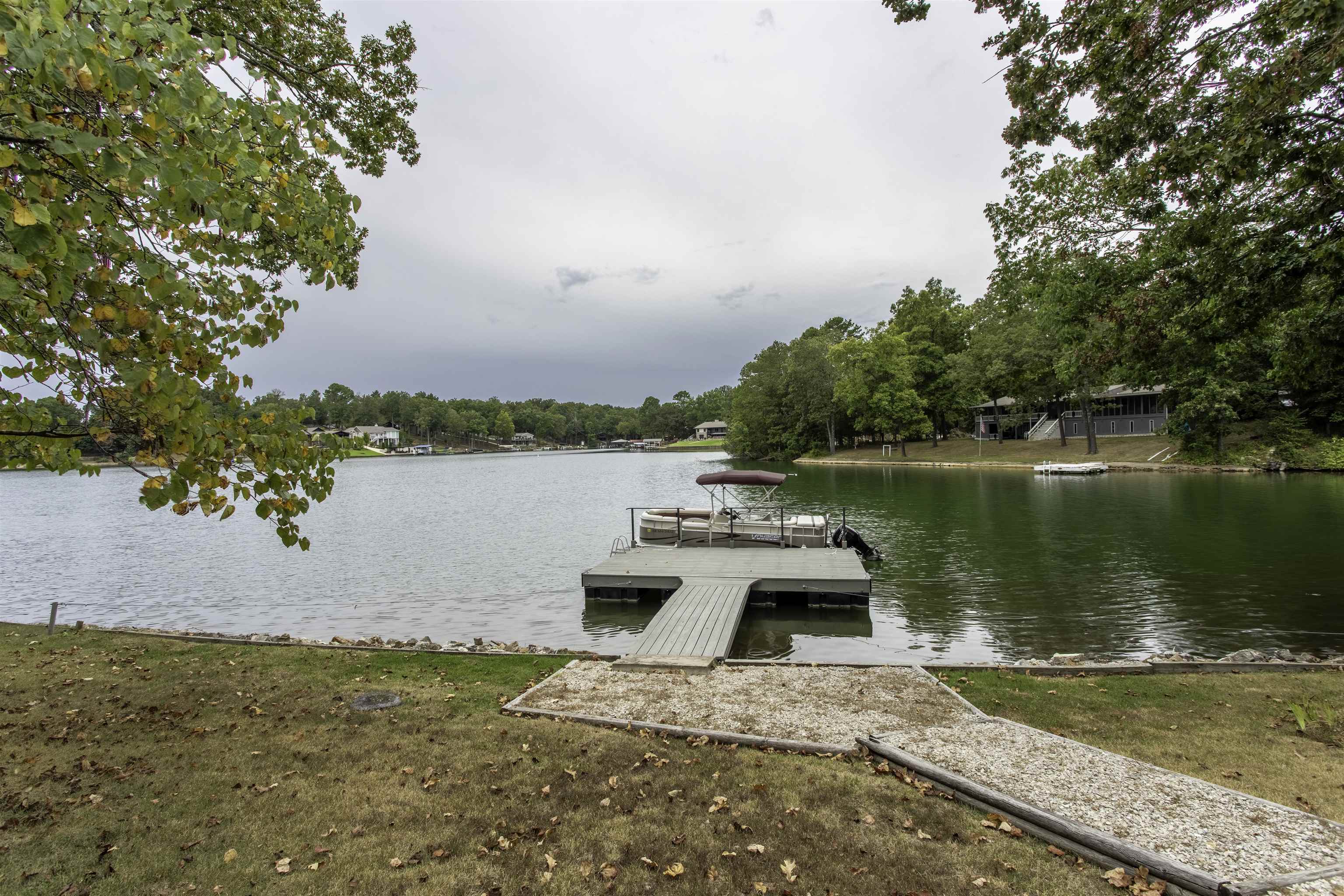 28 N Lakeshore Drive Cherokee Village, AR 72529