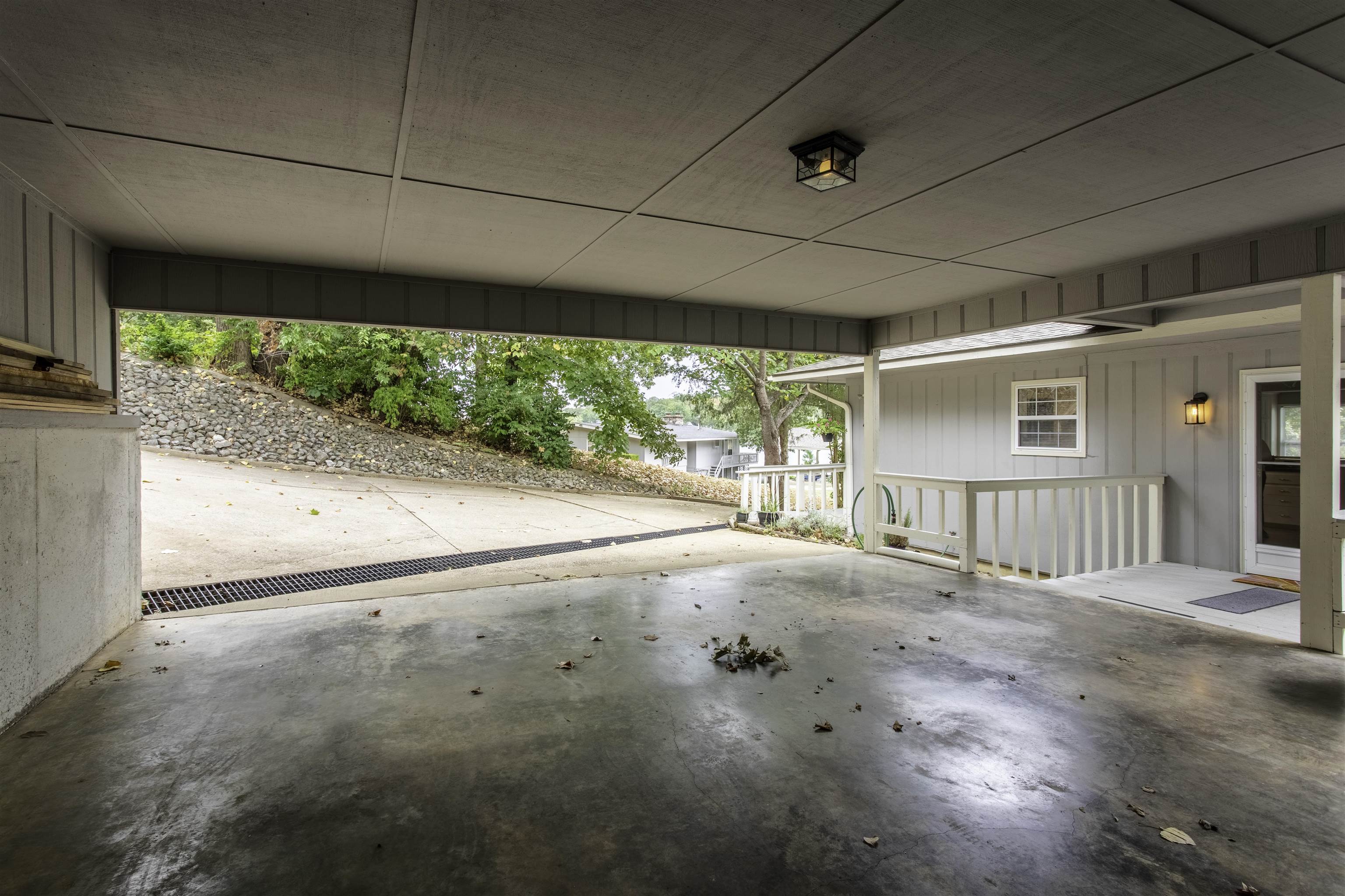 28 N Lakeshore Drive Cherokee Village, AR 72529