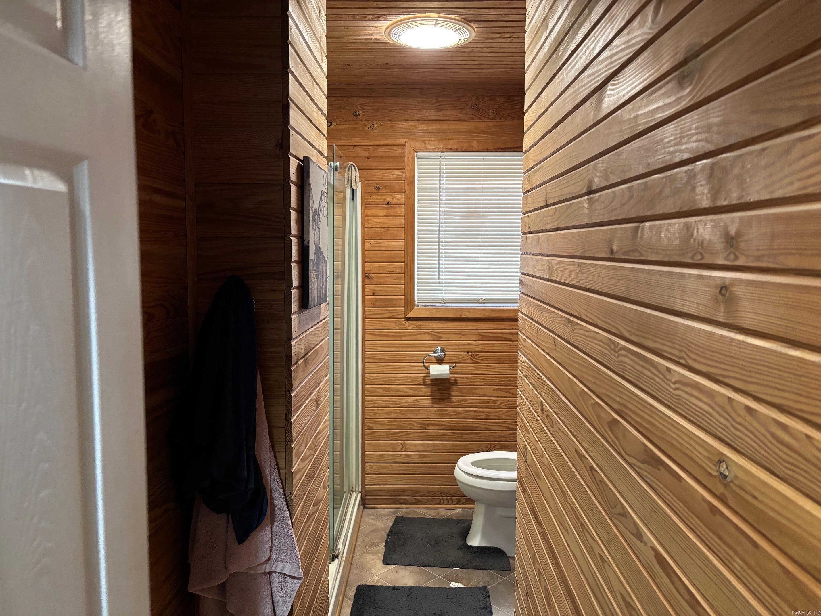 569 cross county 105  Hickory Ridge, AR