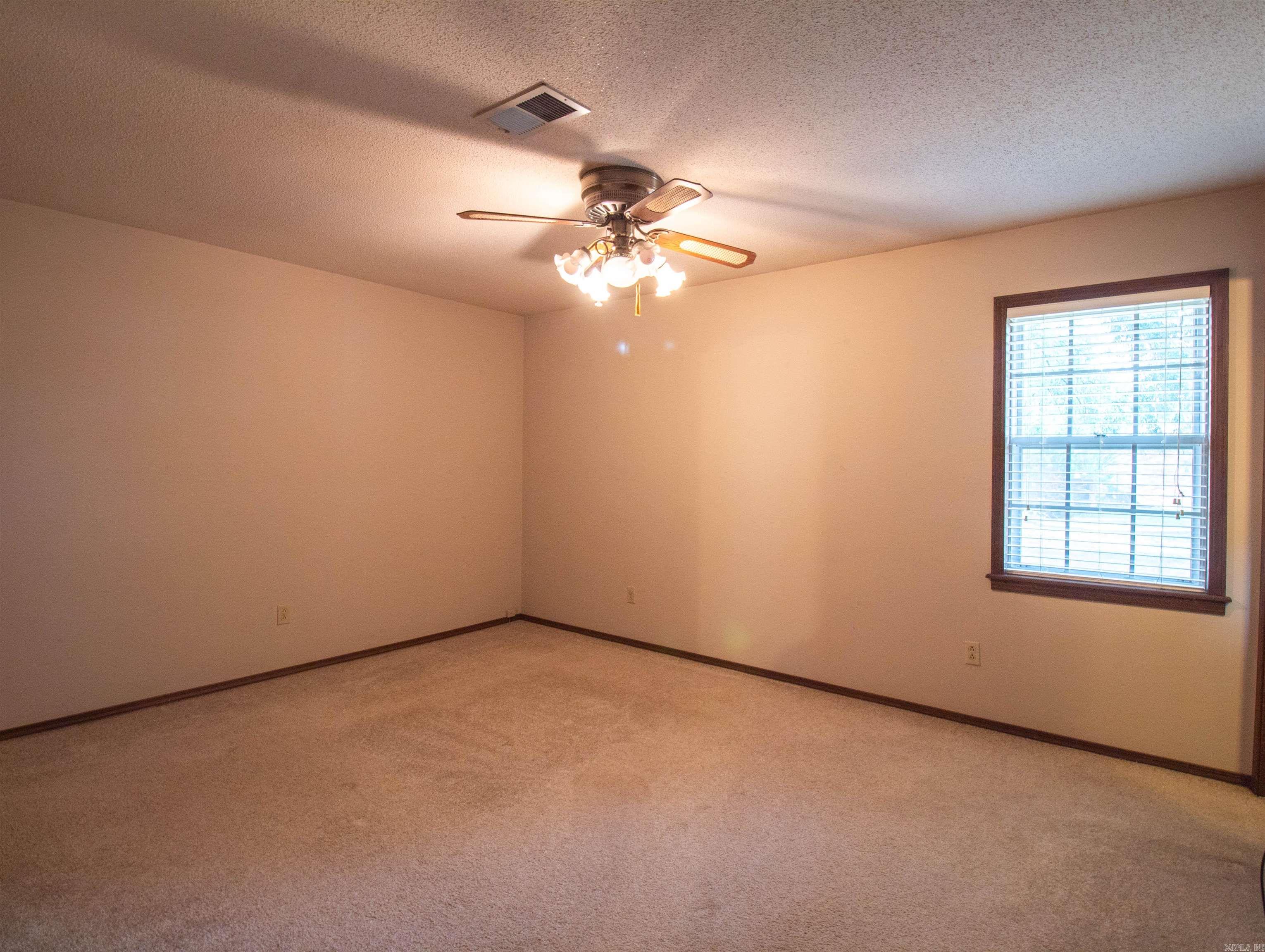 139 N Circle  Clarksville, AR