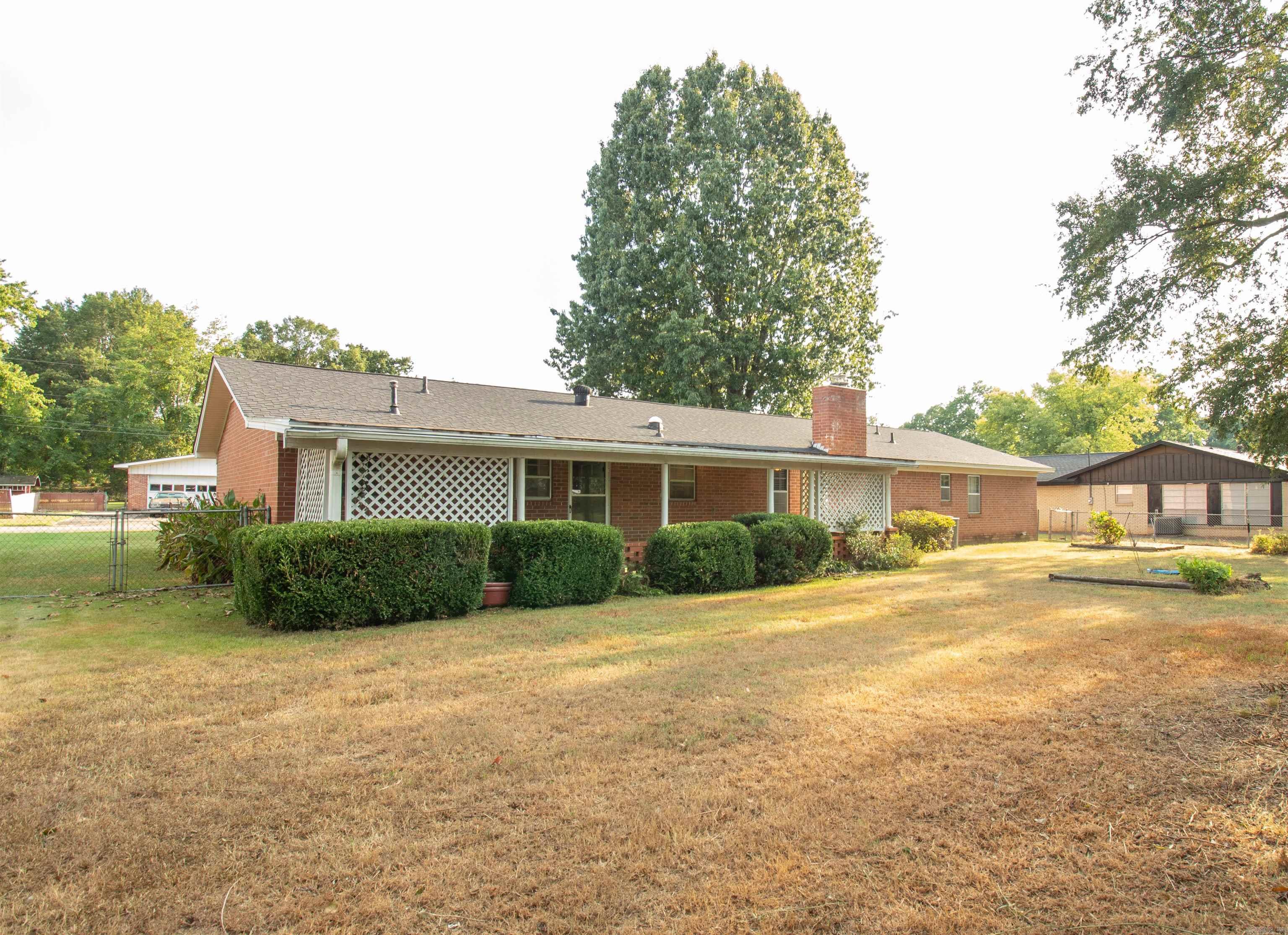 139 N Circle  Clarksville, AR