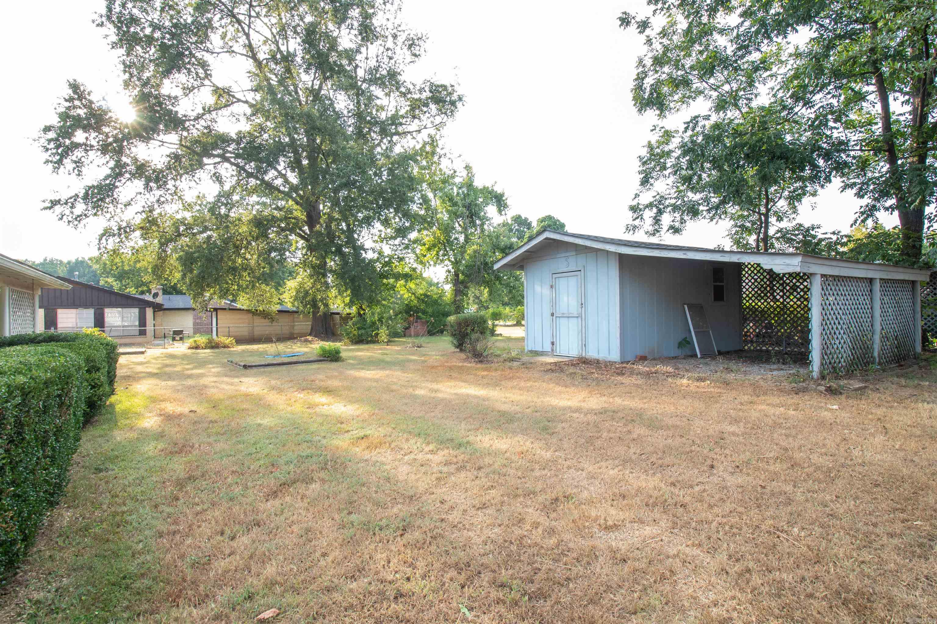 139 N Circle  Clarksville, AR