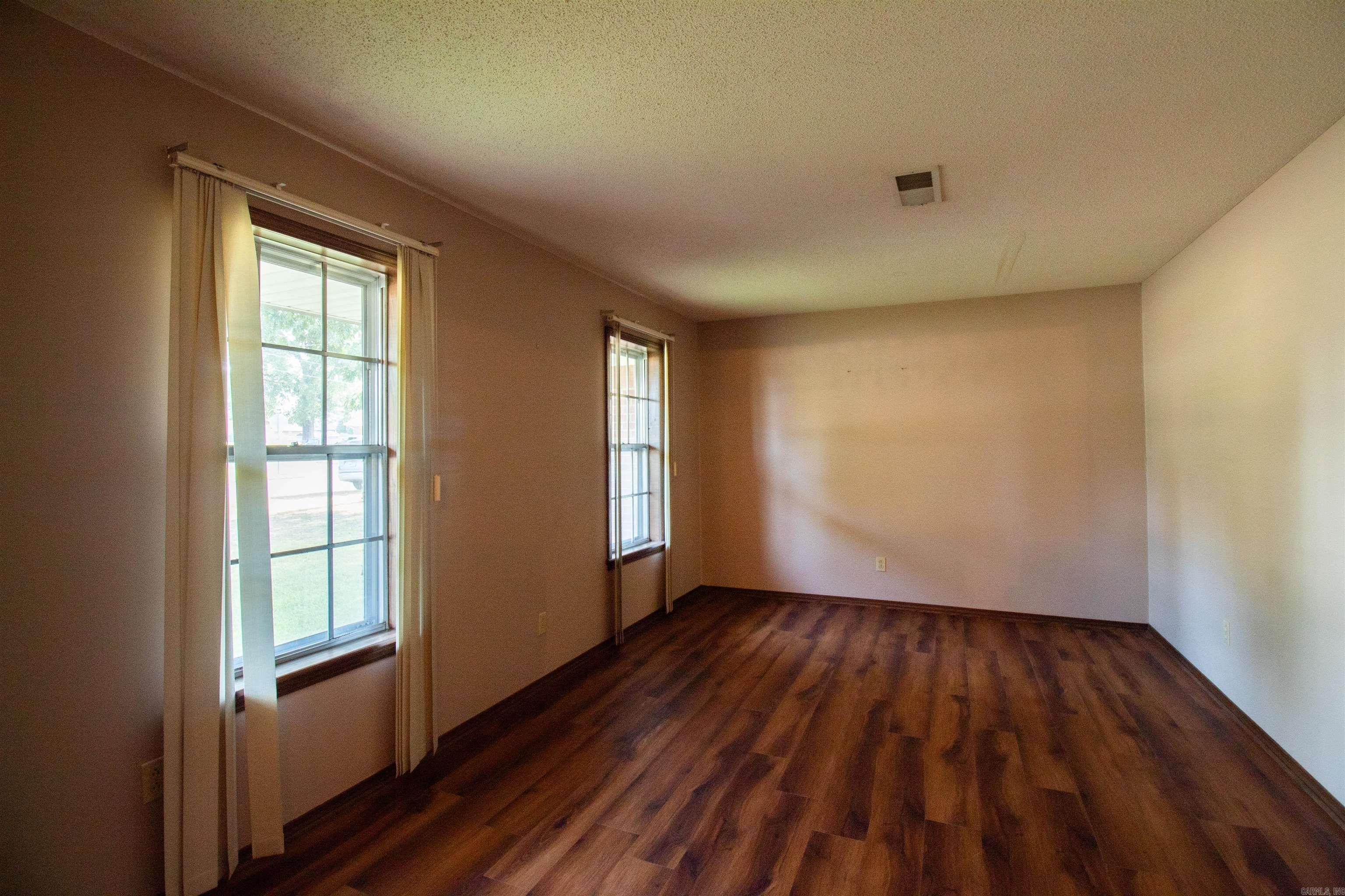 139 N Circle  Clarksville, AR