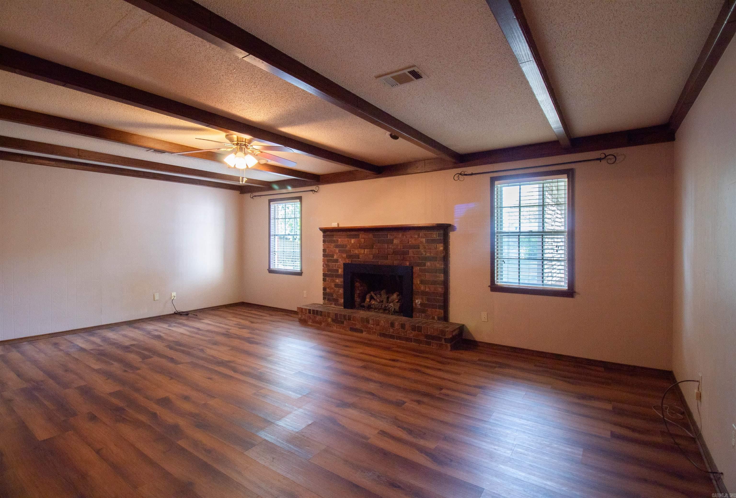 139 N Circle  Clarksville, AR