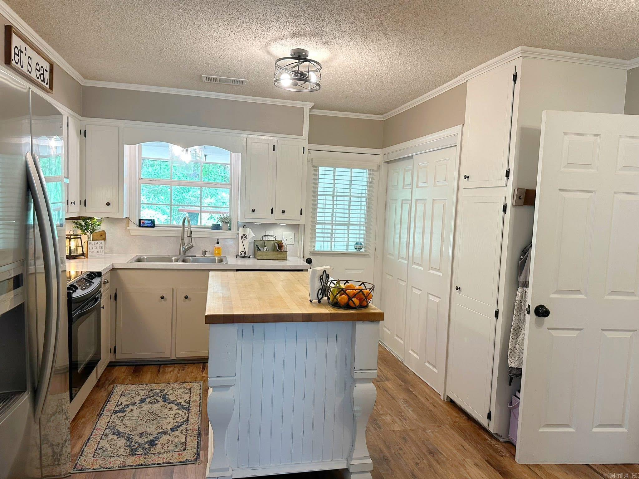 1130 Woodside Drive Camden, AR 71701