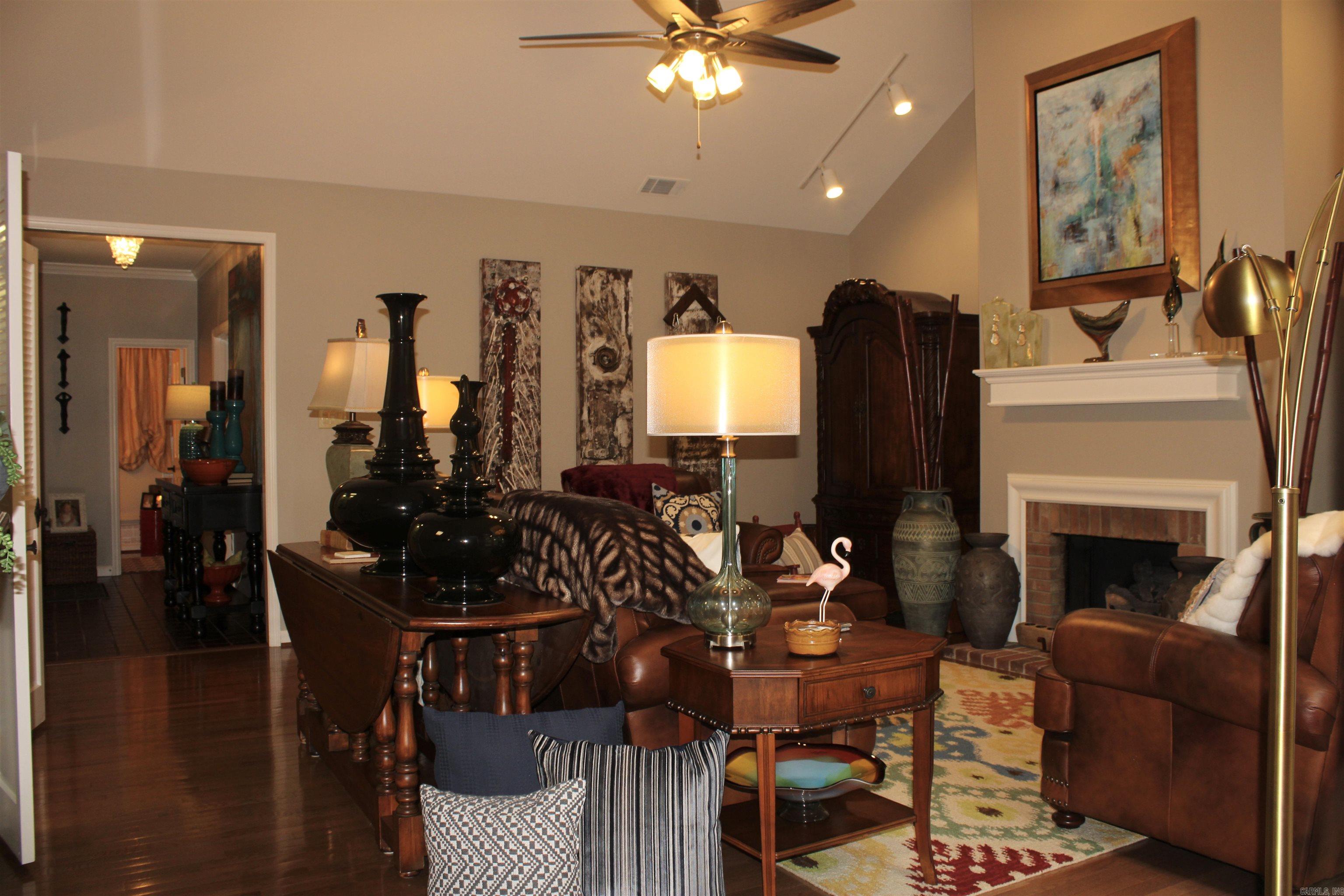 25 Windsor Court Little Rock, AR 72212