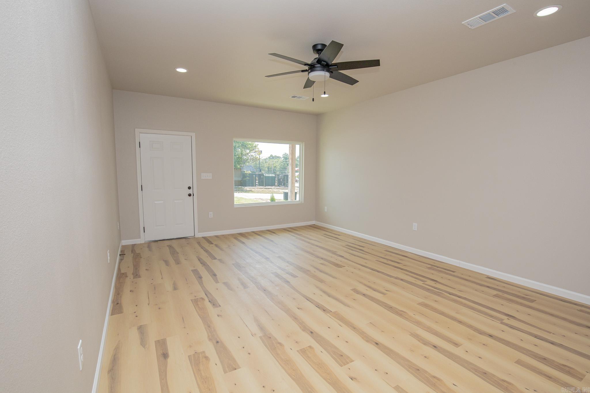 205 N main  Sheridan, AR