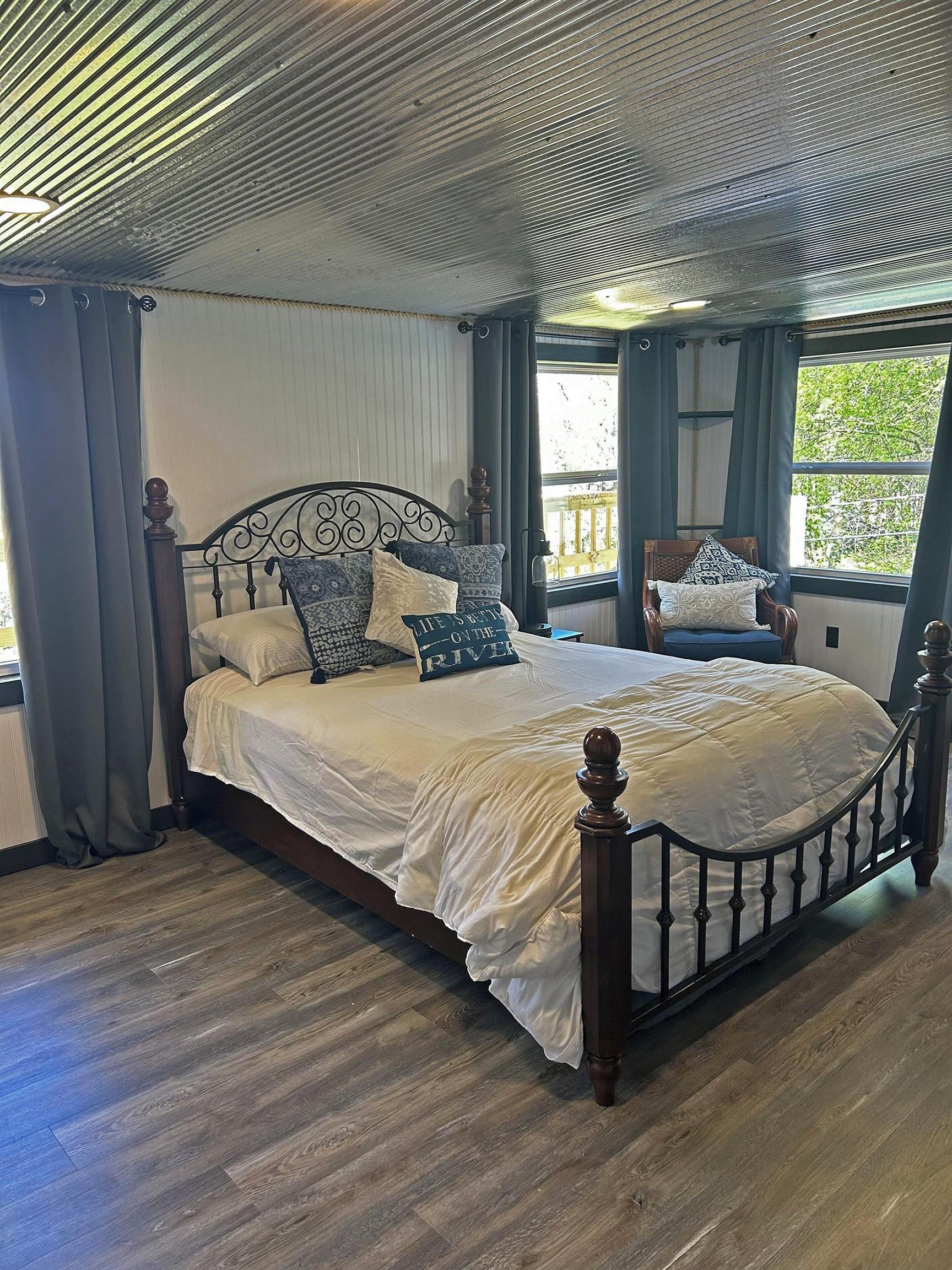 39 Riverview  Hardy, AR