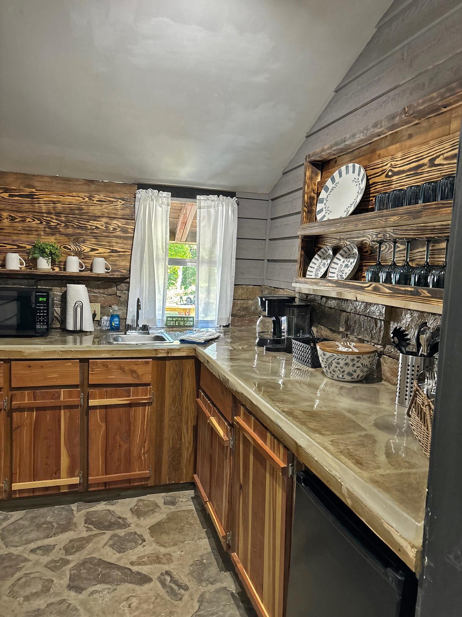 27 Miramichee  Hardy, AR