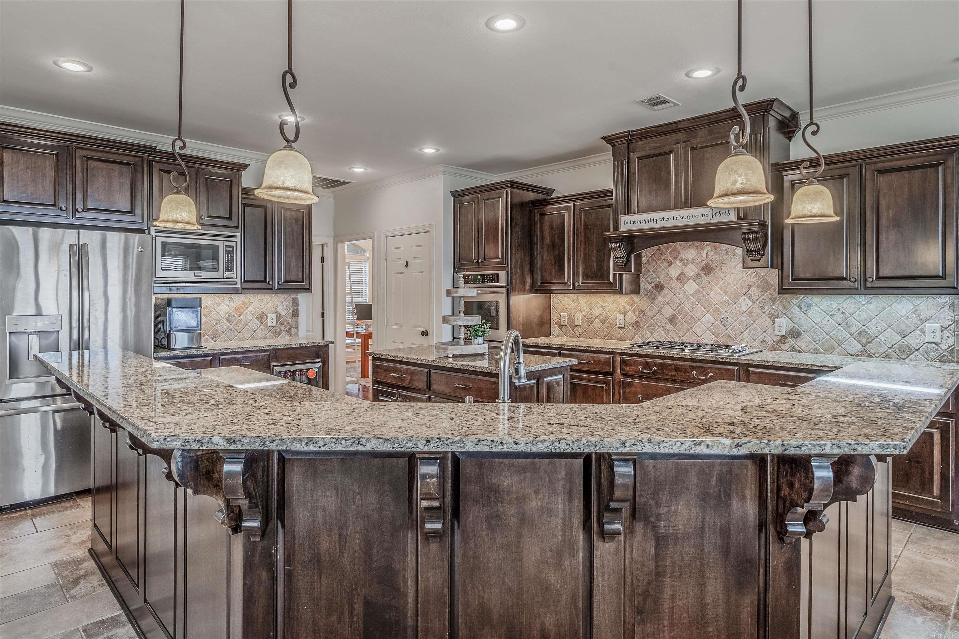 190 Majestic Circle Maumelle, AR 72113-6276