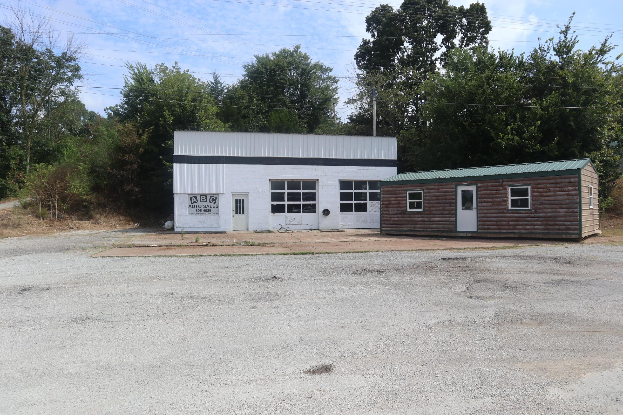 118 Hwy 62/412 E