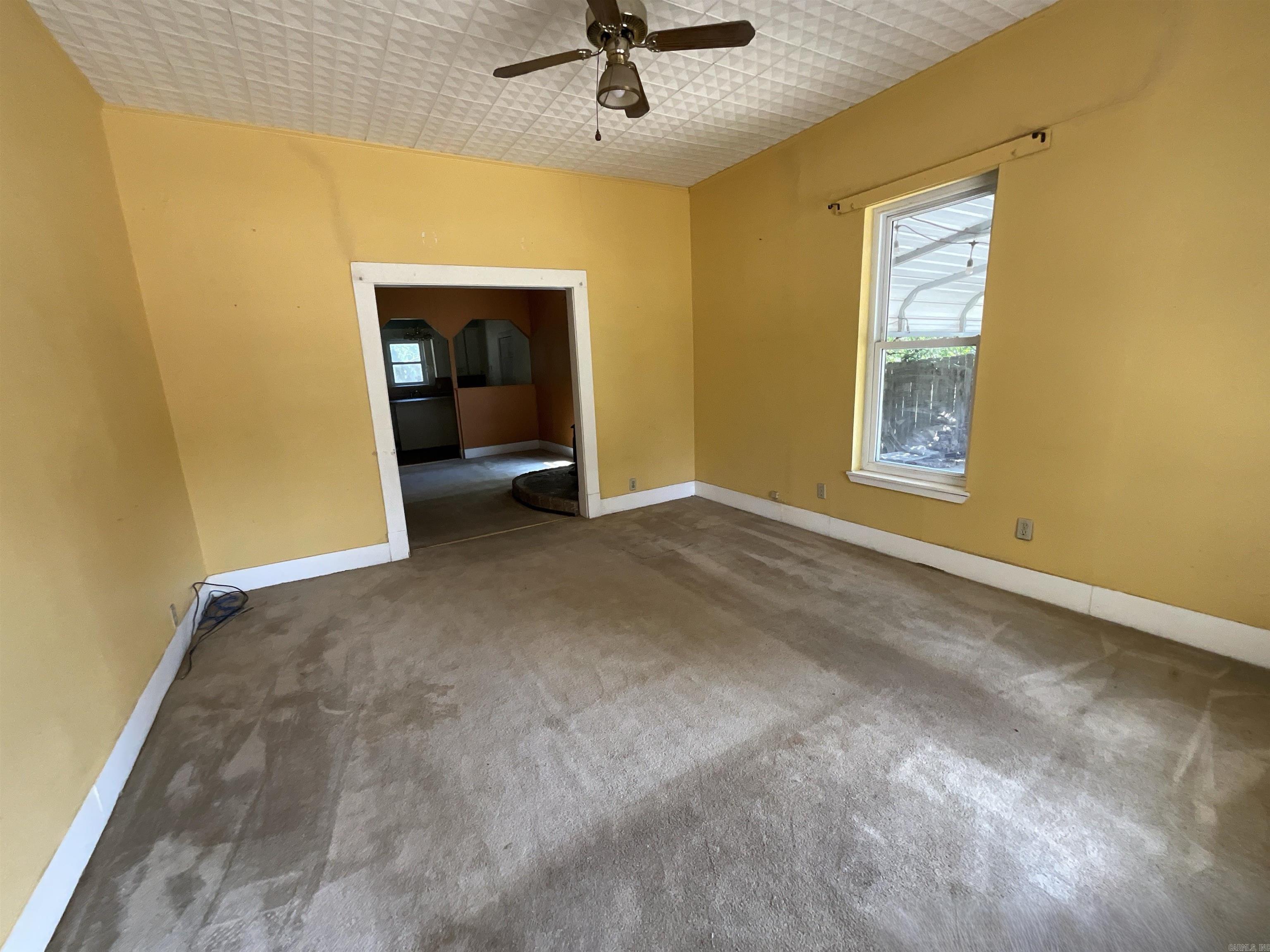 204 N Merrill New Boston, TX 75570