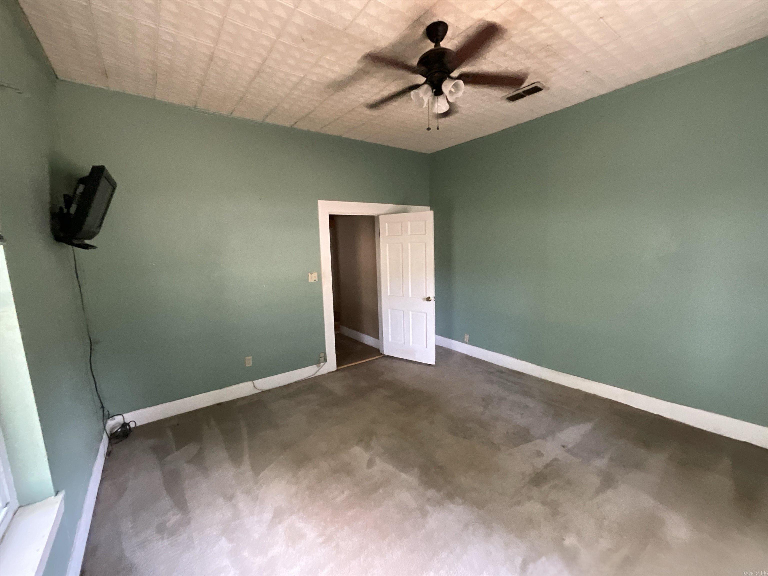 204 N Merrill New Boston, TX 75570