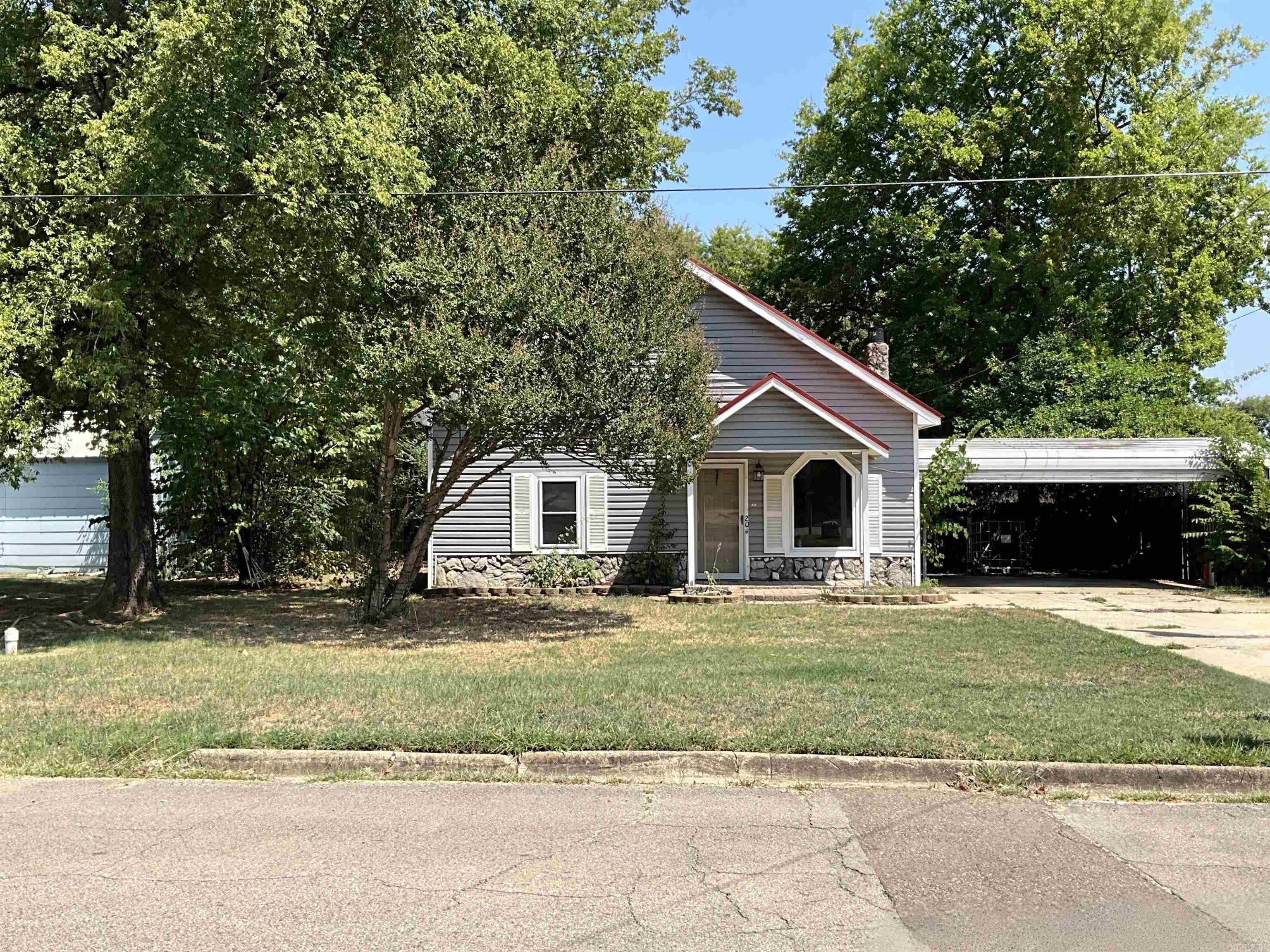 204 N Merrill New Boston, TX 75570