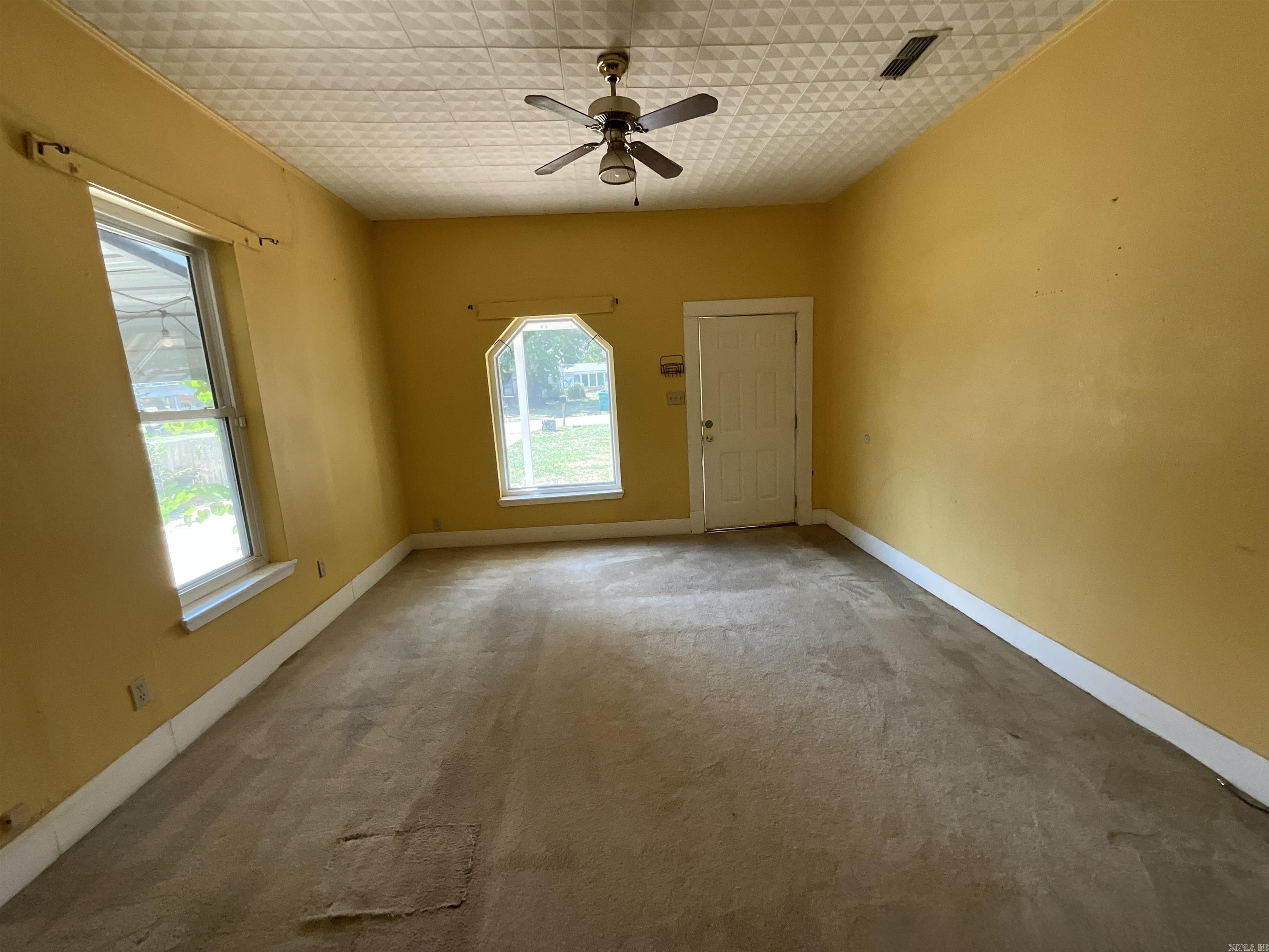 204 N Merrill New Boston, TX 75570