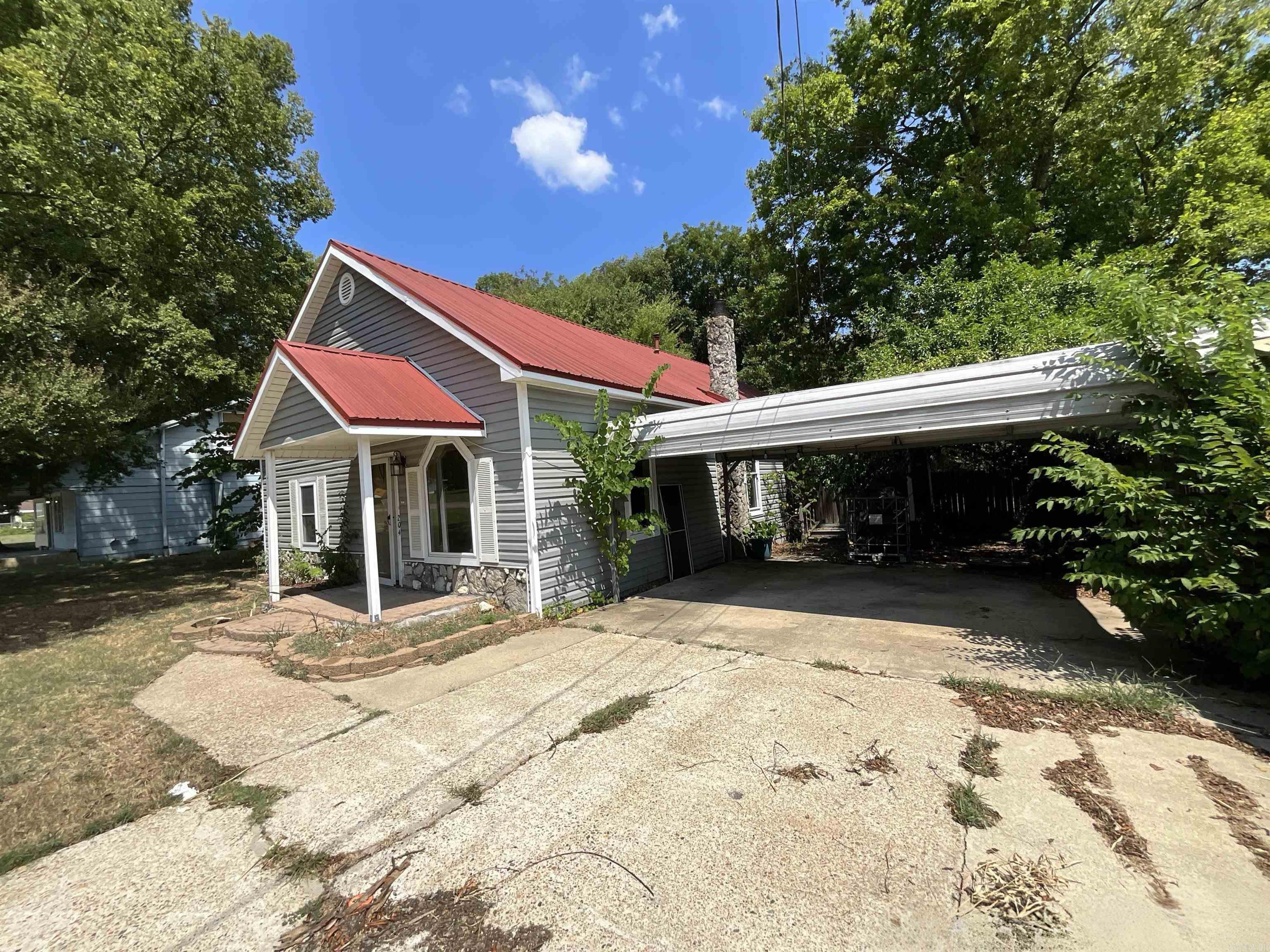 204 N Merrill New Boston, TX 75570