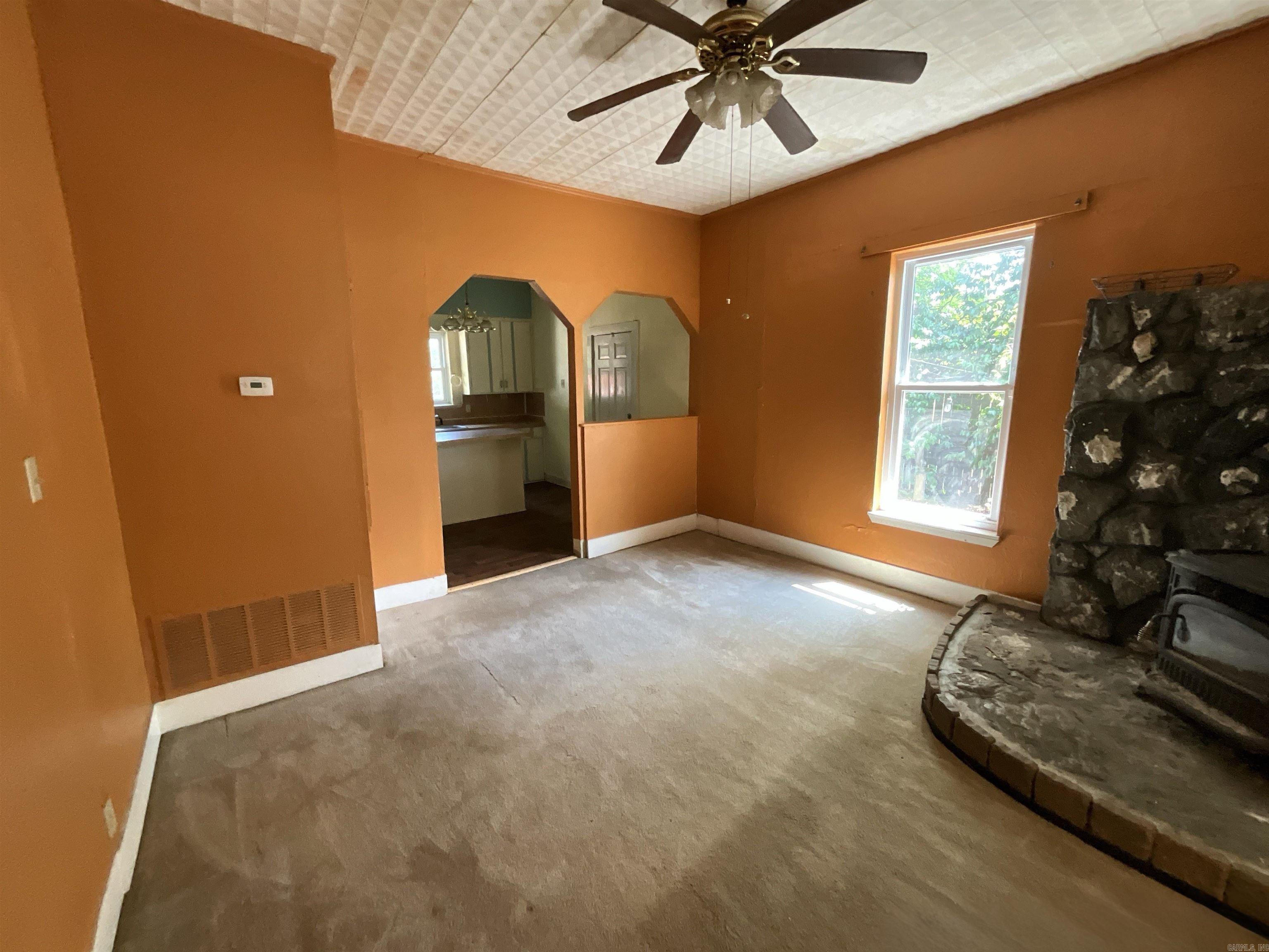 204 N Merrill New Boston, TX 75570